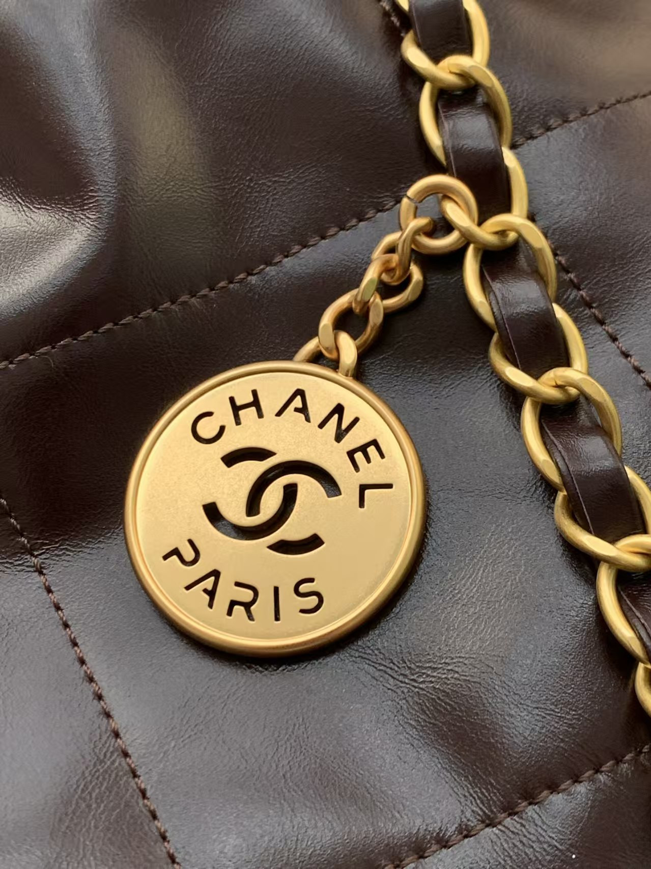 CHANEL 22 SMALL HANDBAG 35x37x7cm - Image 9