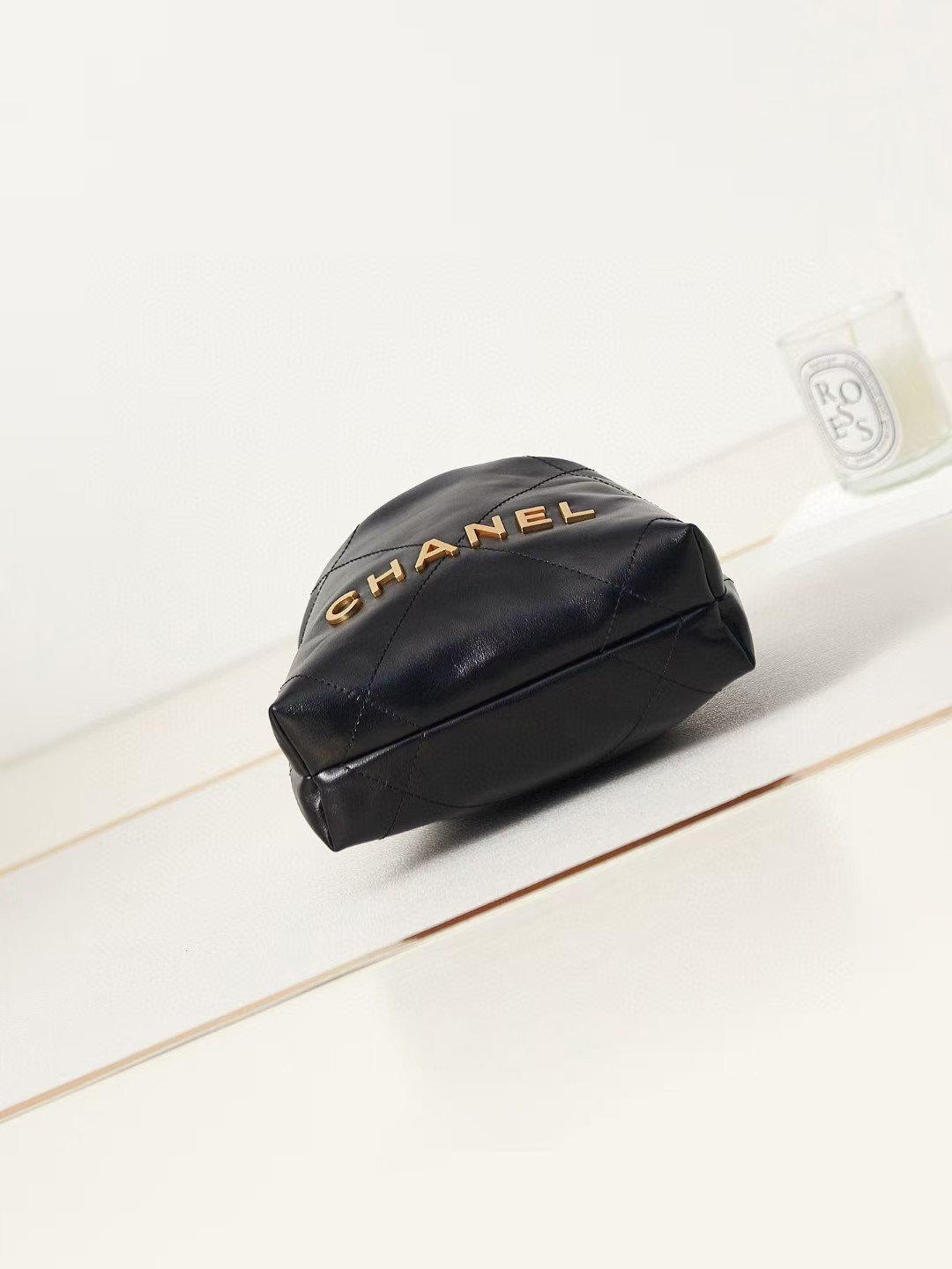 CHANEL 22 MINI HANDBAG Shiny Calfskin black 20 * 19 * 6 cm - Image 5