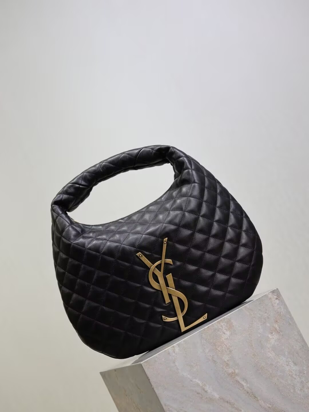 YSL ICARE Hobo In Quilted Nappa (47*30.5*12cm) - Image 8