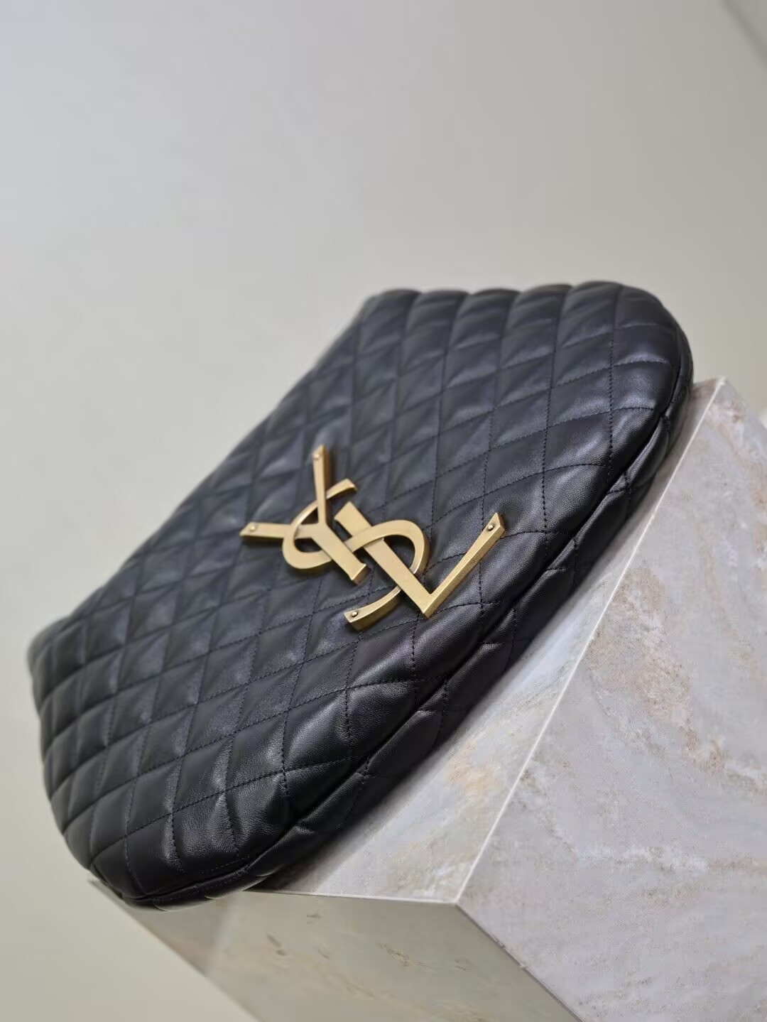 YSL ICARE Hobo In Quilted Nappa (47*30.5*12cm) - Image 6