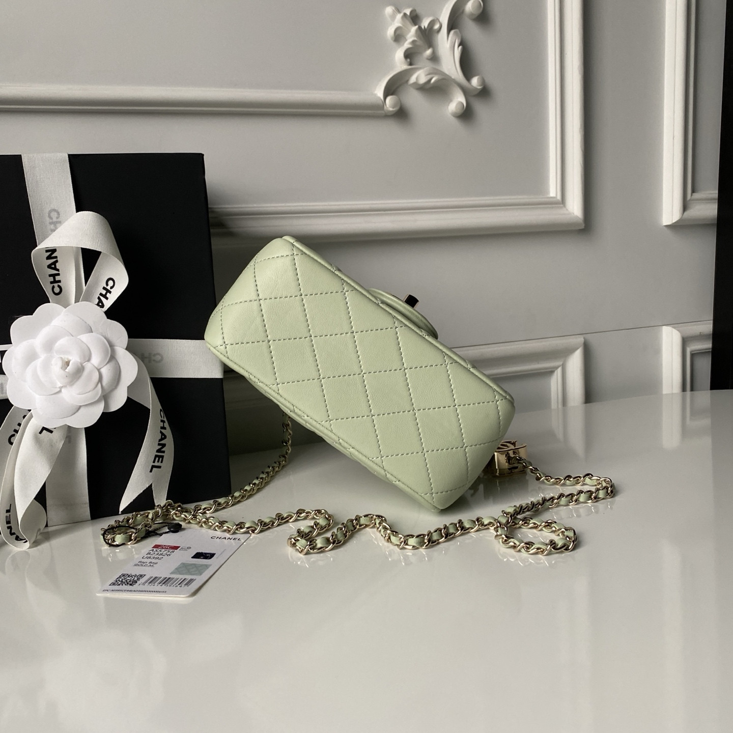 Chanel Classic Flap Handbag CF AS5758 18x13x7cm - Image 5