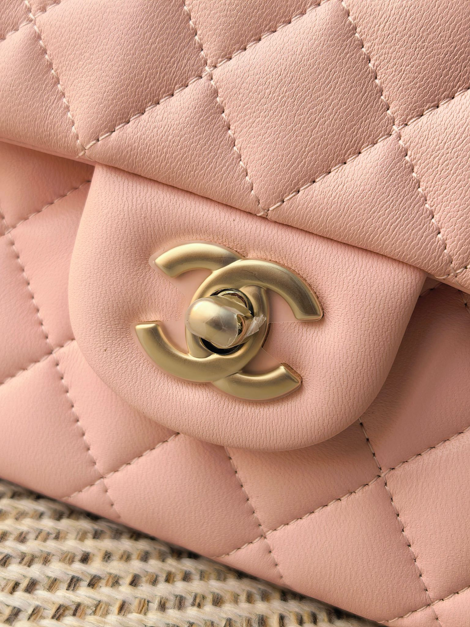Chanel Small Classic Bag 23x6.5x14cm - Image 7
