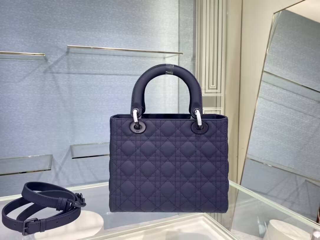 Medium Lady Dior Bag 24 x 20 x 12 cm - Image 3