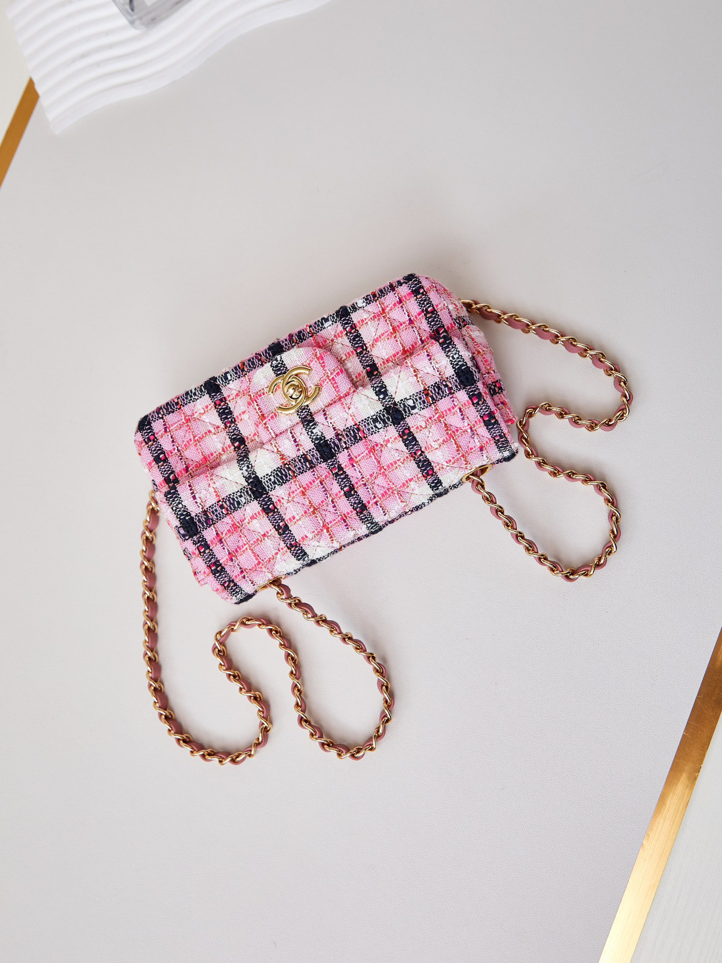 CHANEL MINI CLASSIC HANDBAG 12 * 20 * 6 cm - Image 3