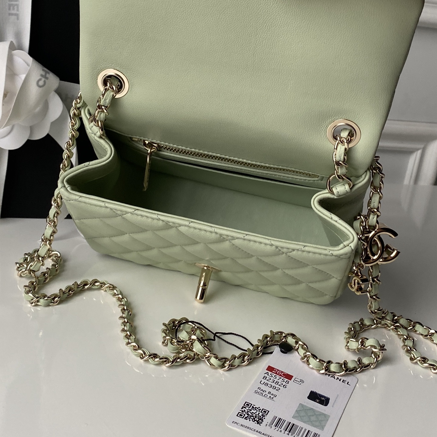 Chanel Classic Flap Handbag CF AS5758 18x13x7cm - Image 6