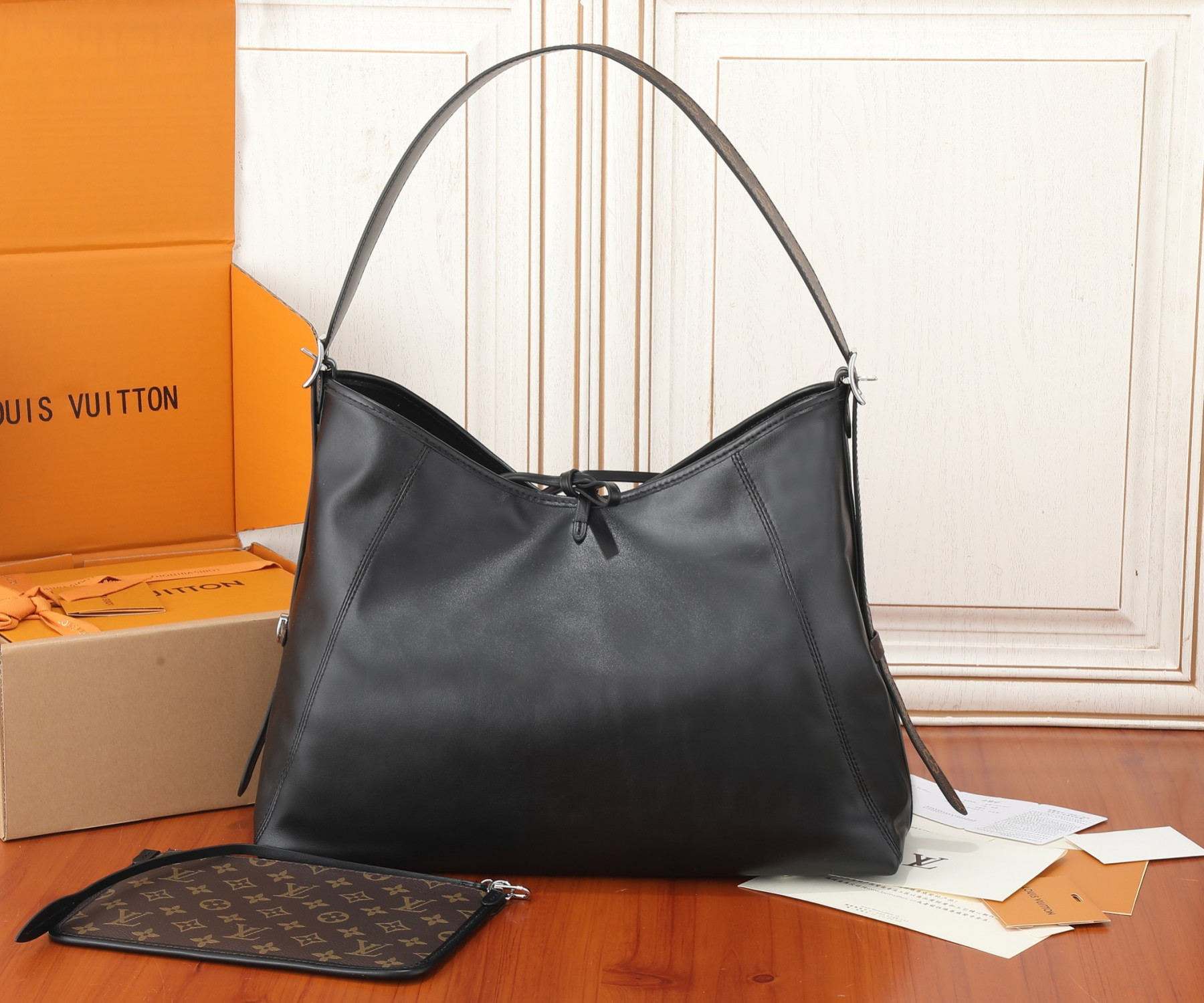 LV CarryAll MM M25143 (39*30*15cm) - Image 9