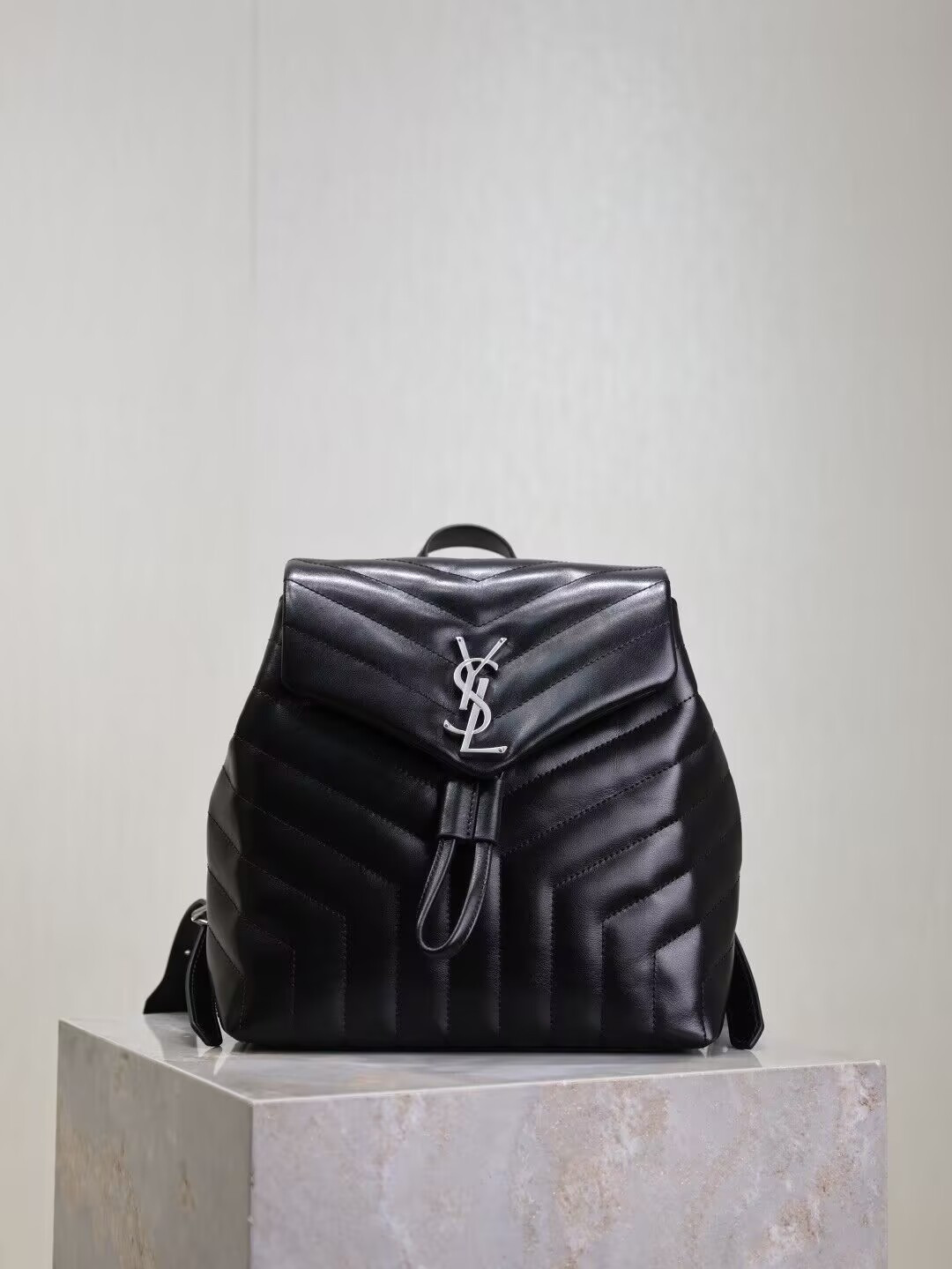 YSL LOULOU BACKPACK BLACK 26x22x11cm - Image 2