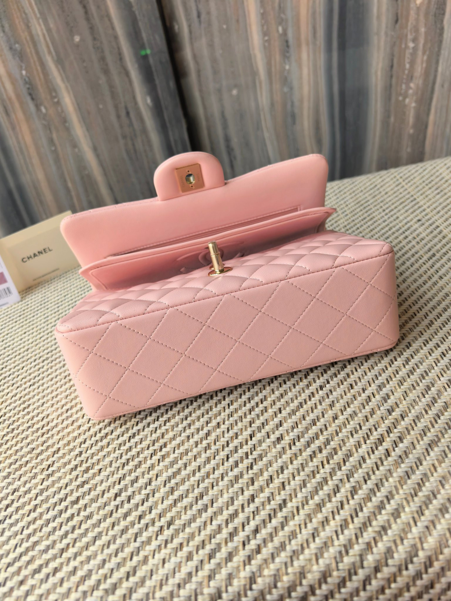 Chanel Small Classic Bag 23x6.5x14cm - Image 6
