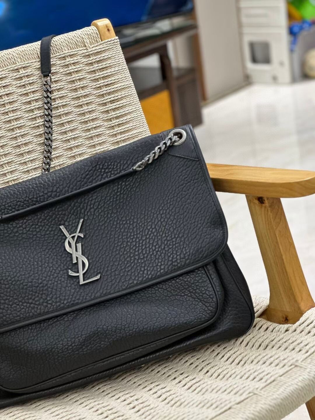 YSL NIKI OVERSIZED in Grained Lambskin 47x34x16cm - Image 10