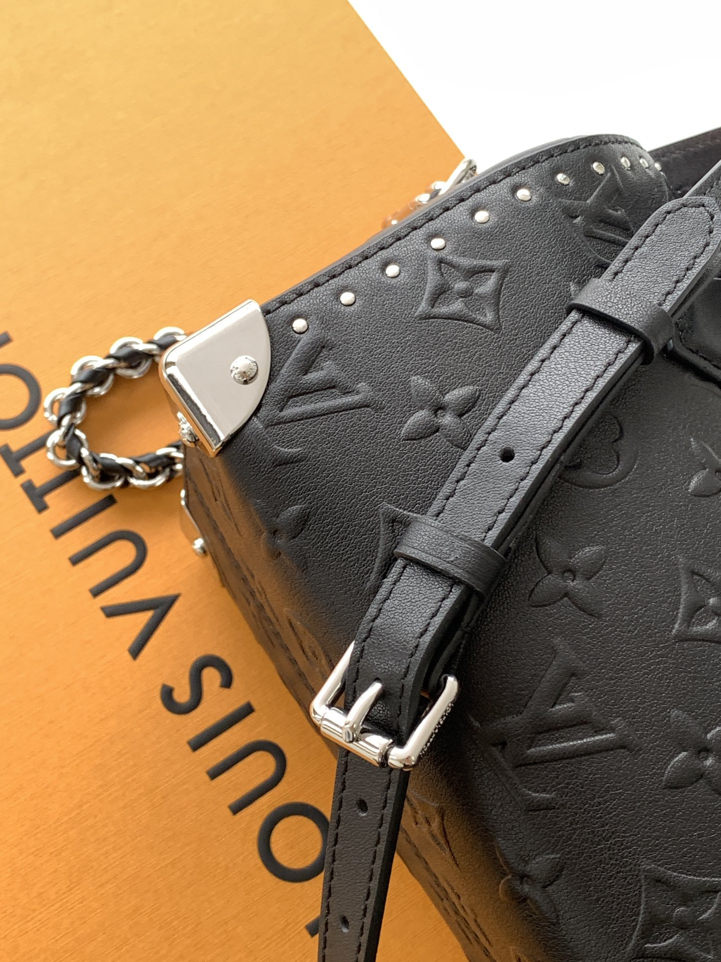 LV Monogram Bold Speedy 20 Trunk M14575 13.5 x 11 x 20.5 cm - Image 8
