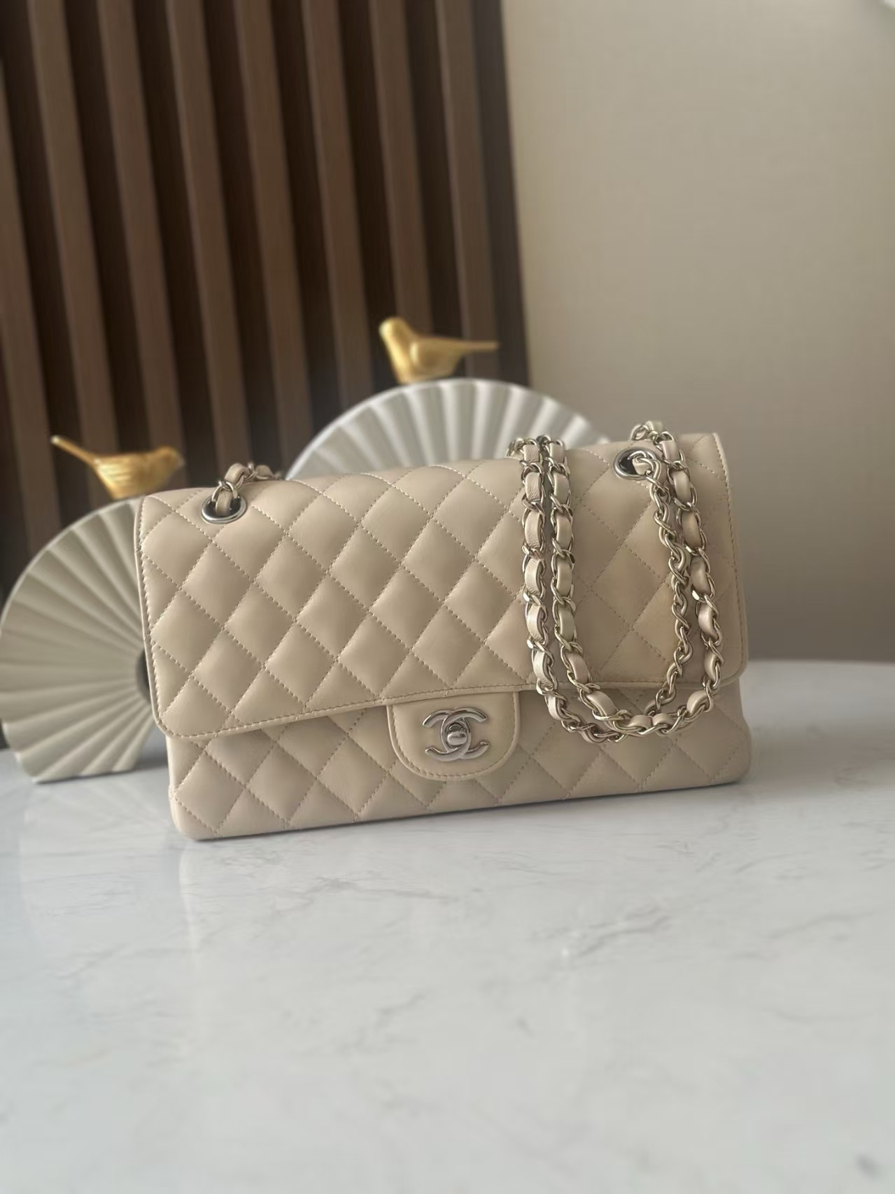 Chanel Classic Flap Bag Pearlescent apricot-colored lambskin with silver hardware 15x25.5x6cm - Image 2