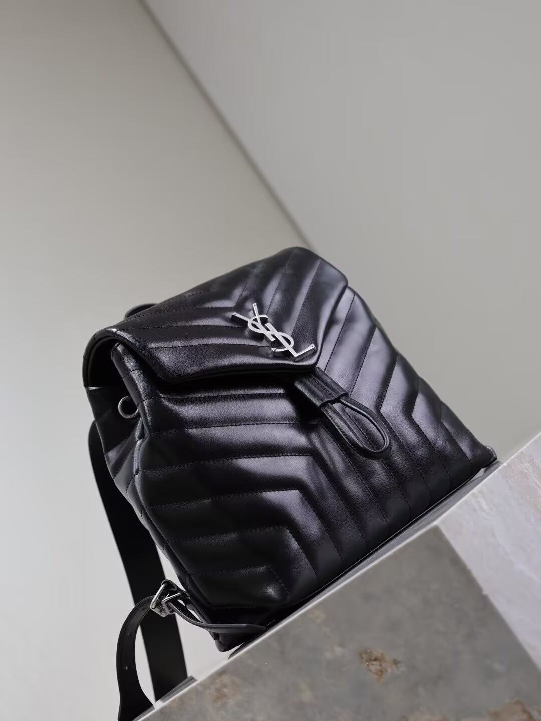 YSL LOULOU BACKPACK BLACK 26x22x11cm - Image 4