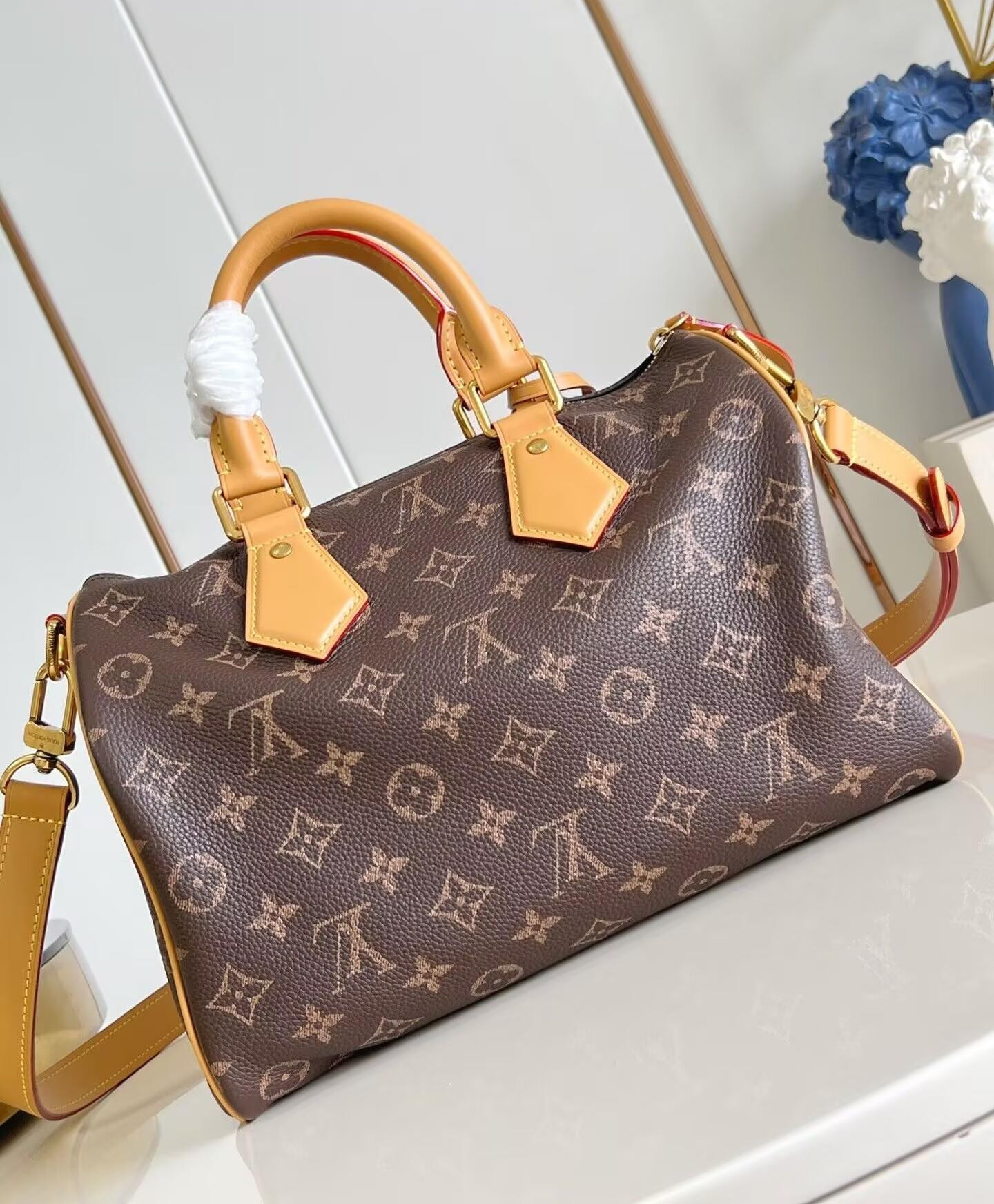 LV Speedy Bandoulière 30 M21122 30 x 21 x 17 cm - Image 3