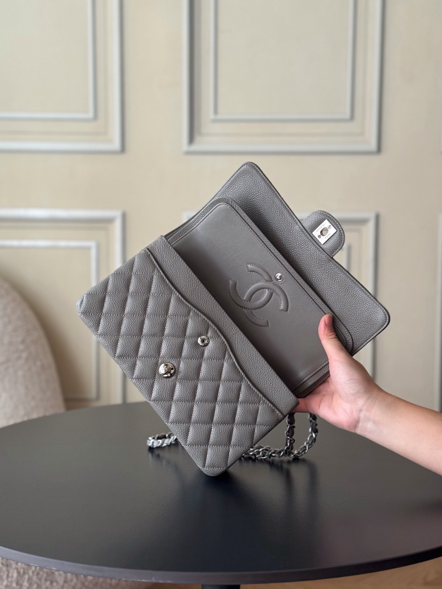 Chanel Flap Bag 25x15.5x6.5cm - Image 5