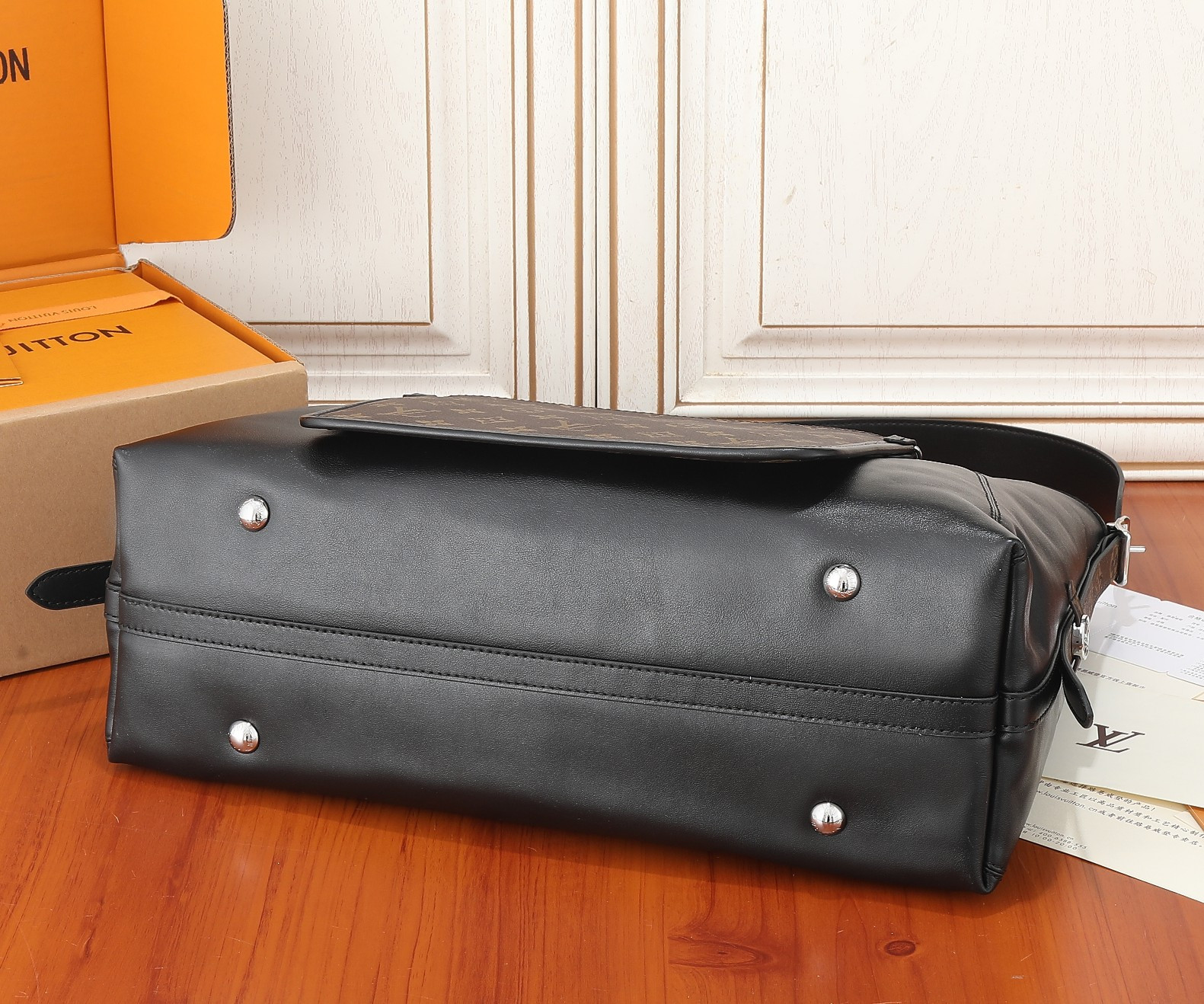 LV CarryAll MM M25143 (39*30*15cm) - Image 3