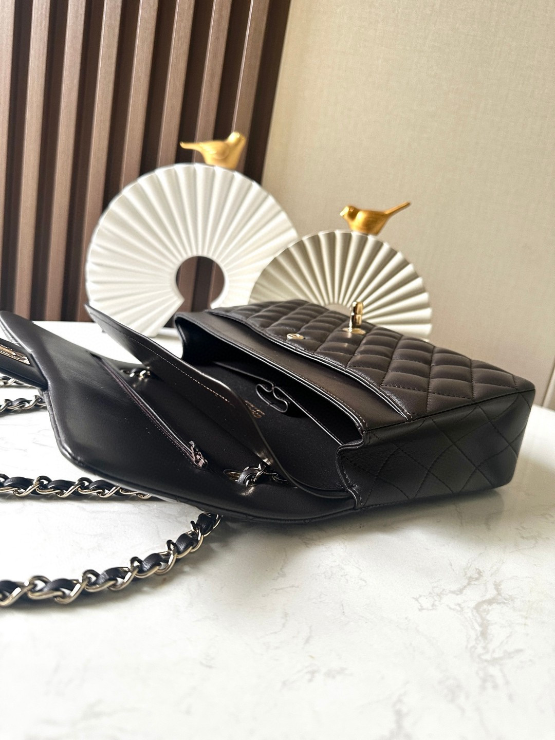 CHANEL CLASSIC HANDBAG Gold Metal 15.5×25.5×6.5cm - Image 5
