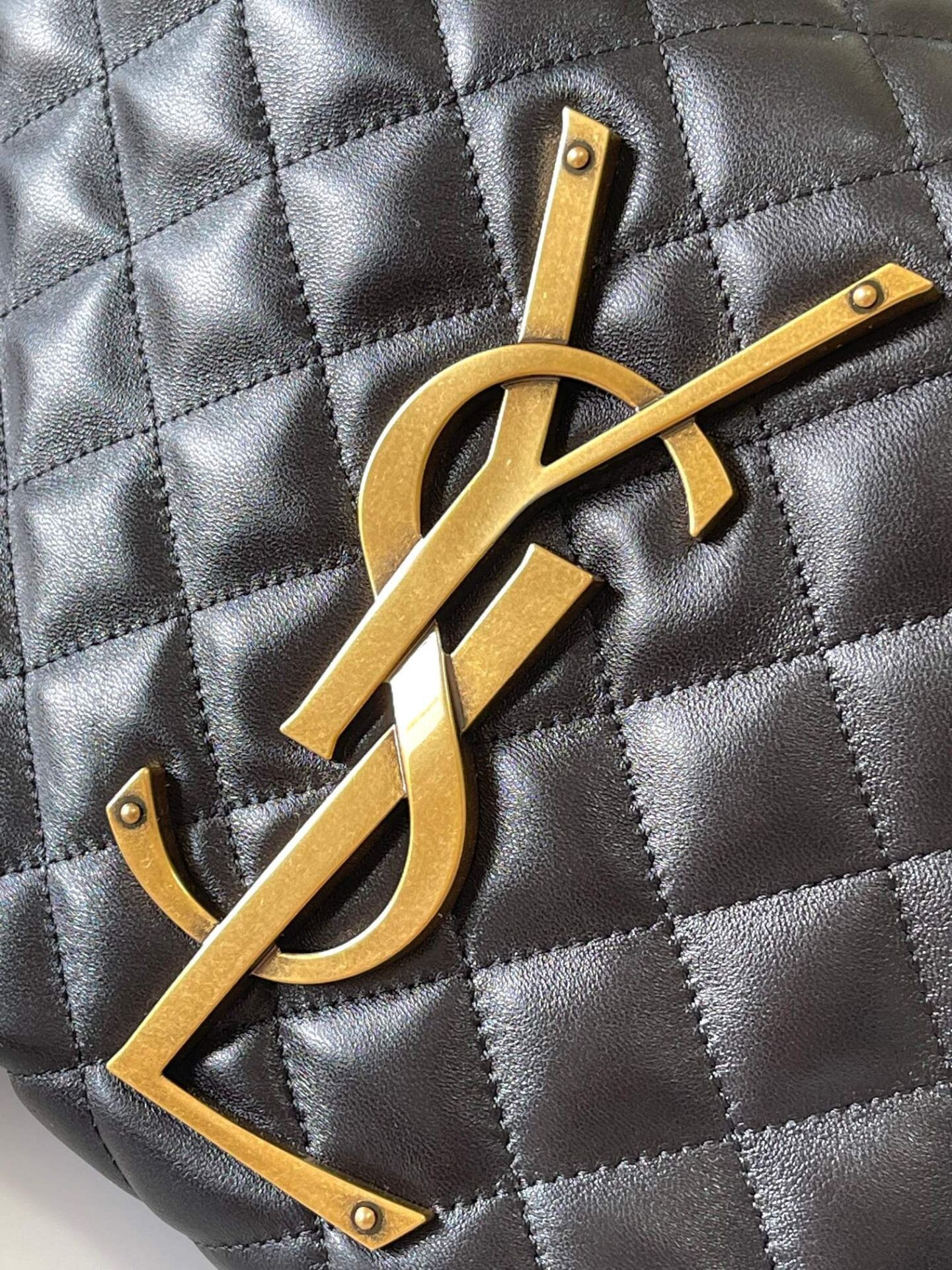 YSL ICARINO IN QUILTED NAPPA 47x35x15cm - Image 8