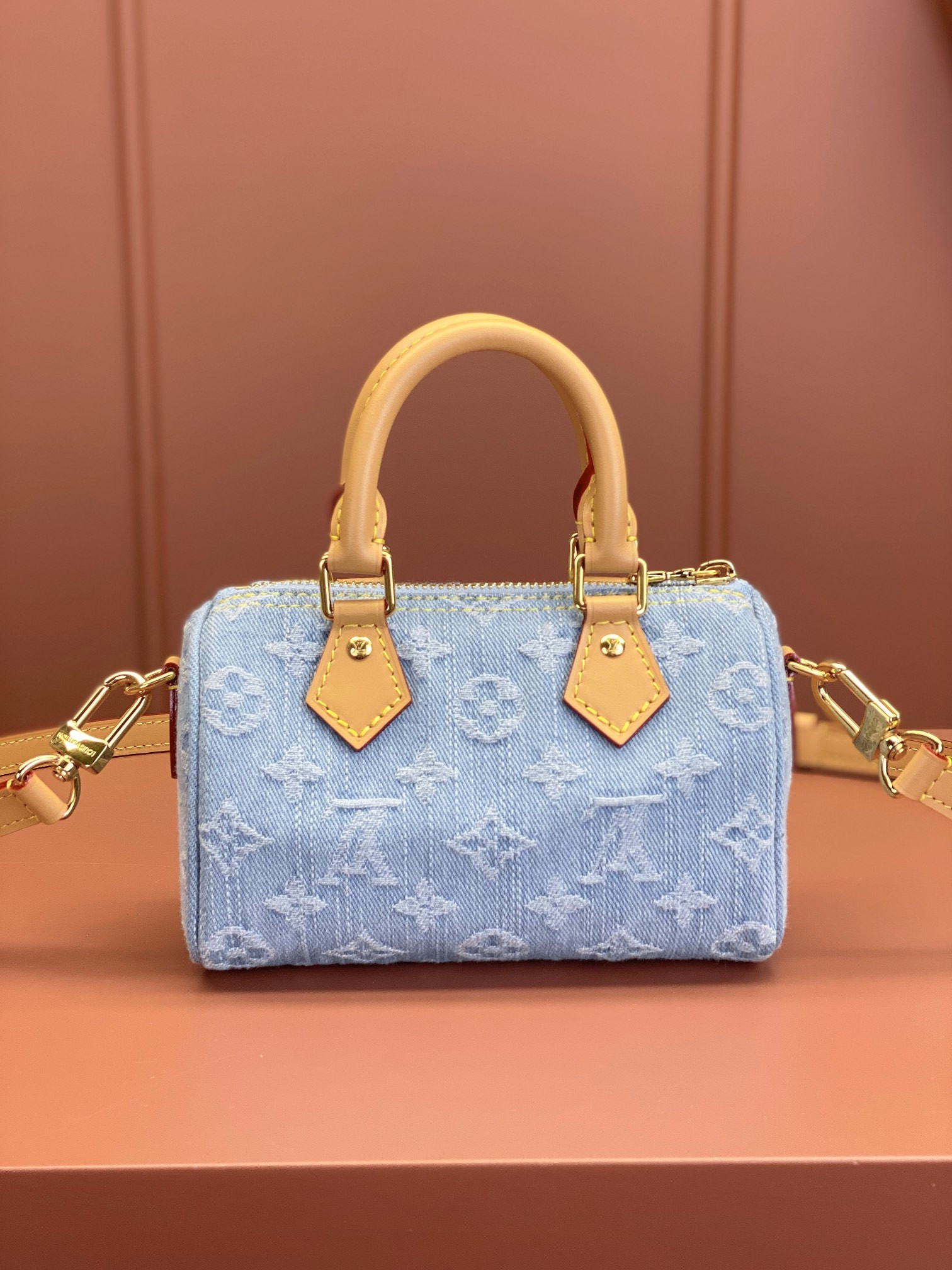 LV Nano Speedy M11212 6.3 x 3.9 x 3 in - Image 3
