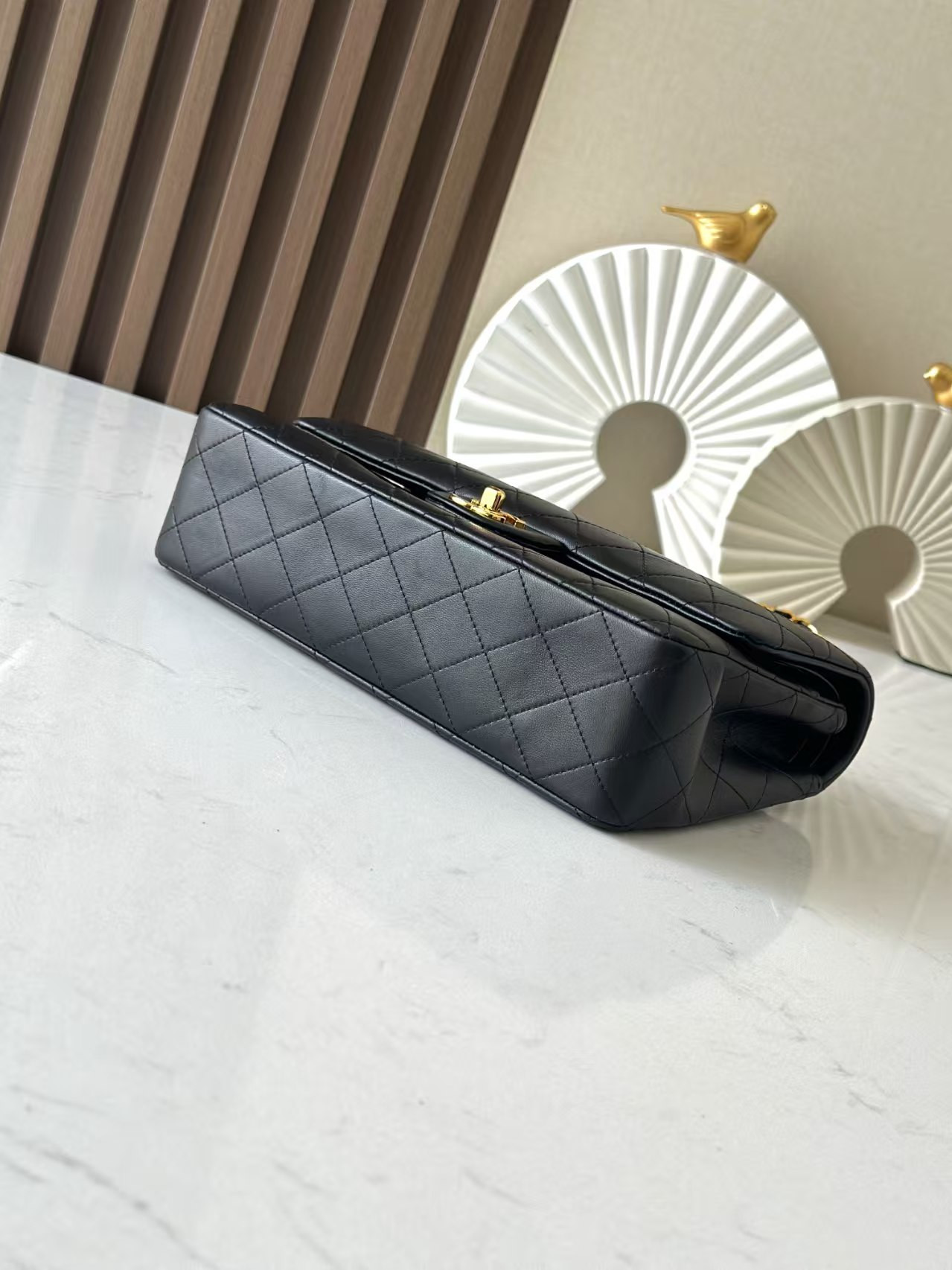 Chanel Classic Flap Bag 15.5x25.5x6.5cm - Image 4