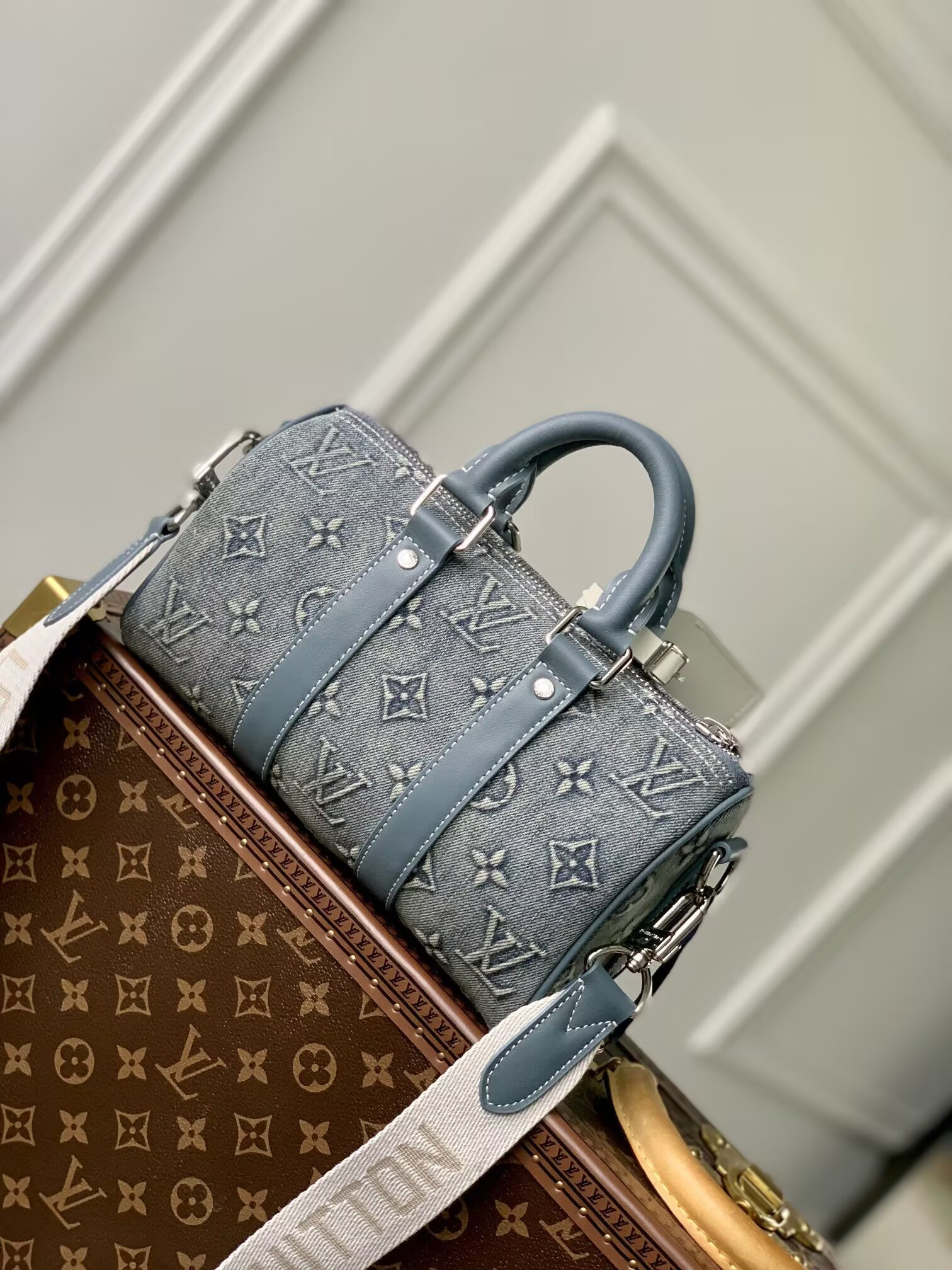 LV Keepall Bandoulière 25 M22762 25 x 15 x 11 cm - Image 3