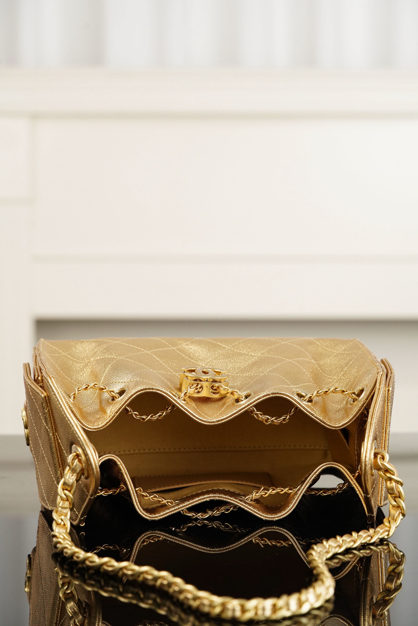 CHANEL 25 MINI HANDBAG AS5631 31 (22*20*12.5cm) - Image 4
