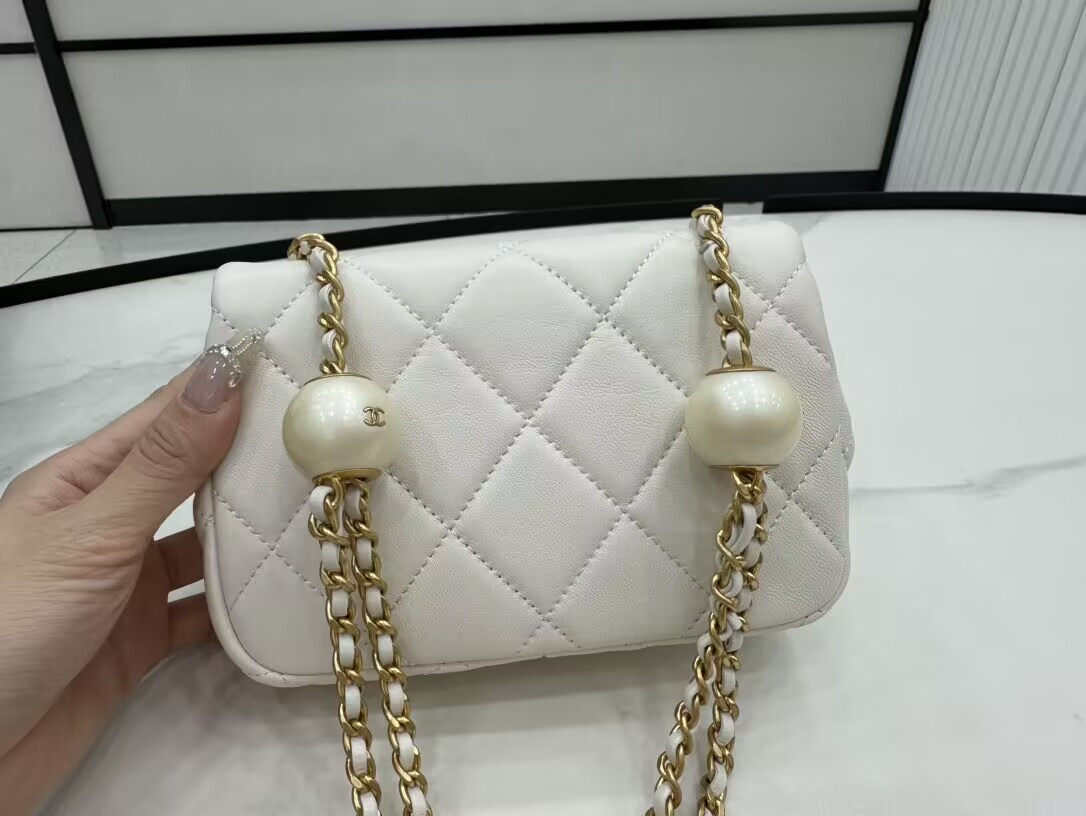 CHANEL MINI CLASSIC HANDBAG Pearl Chain 11.5x17x5cm - Image 3