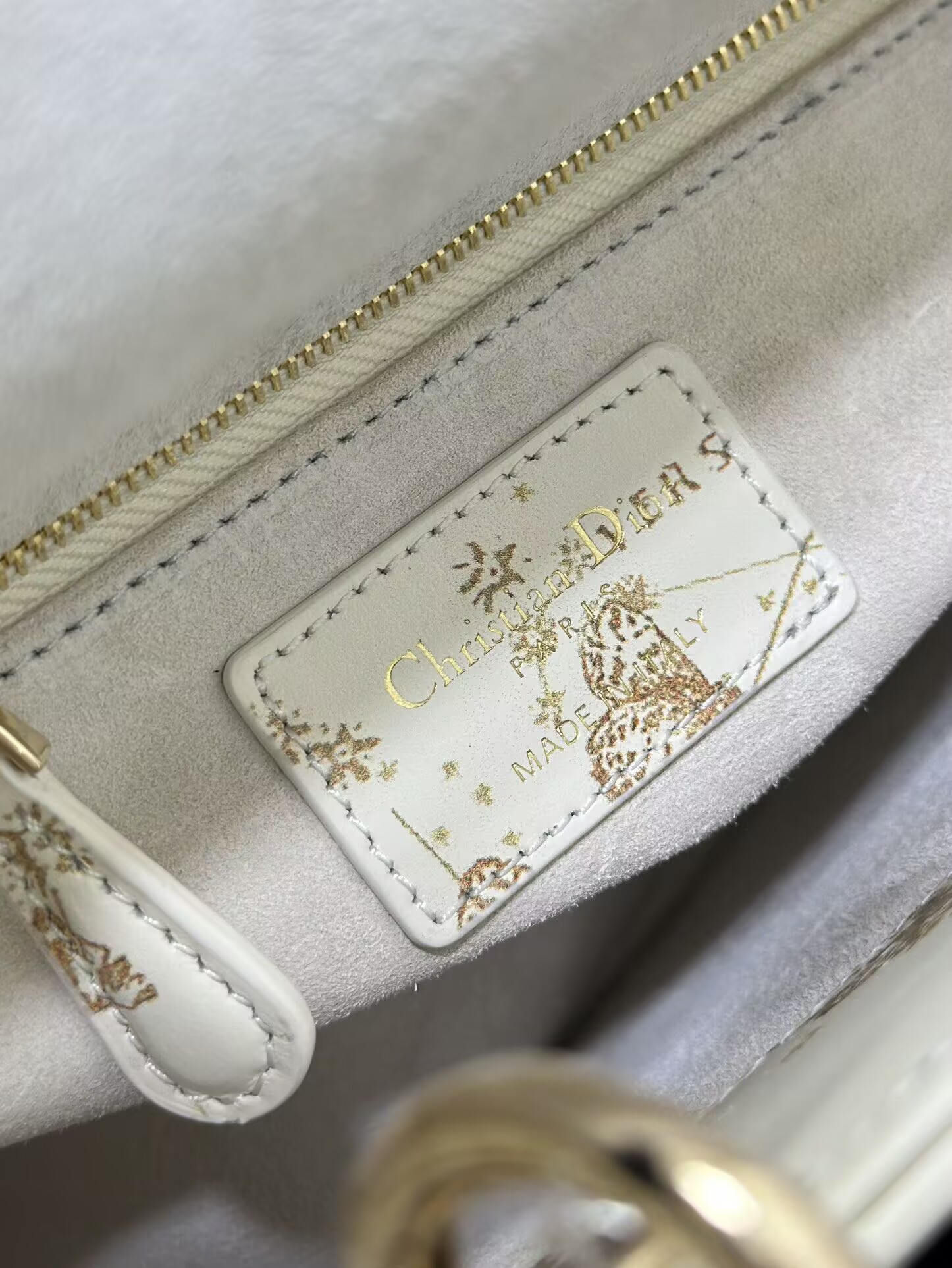 Lady Dior Bag 20 x 16.5 x 8cm (High-end Version) - Image 5