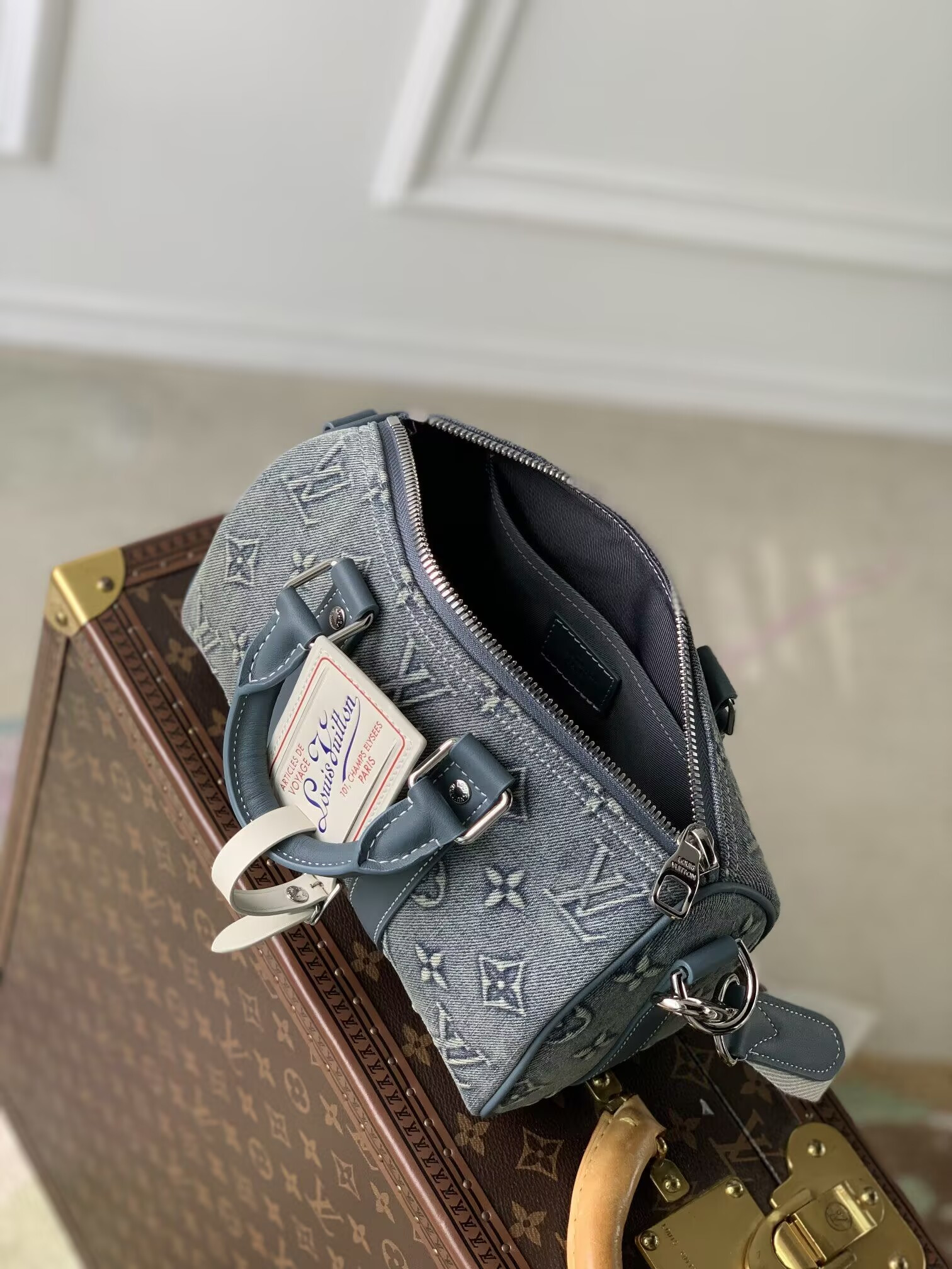 LV Keepall Bandoulière 25 M22762 25 x 15 x 11 cm - Image 4