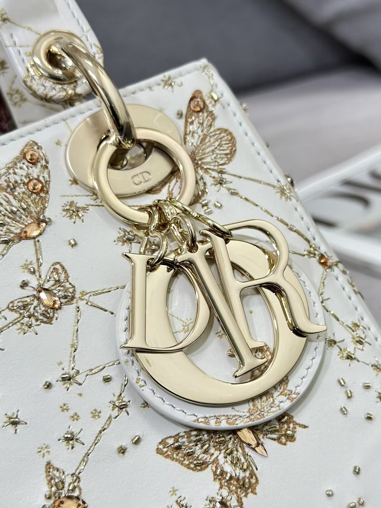 Lady Dior Bag 20 x 16.5 x 8cm (High-end Version) - Image 7