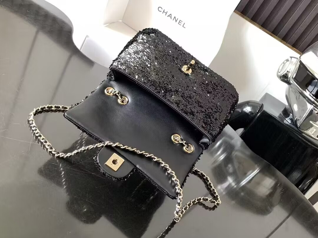 Chanel Mini CF Gram Glitter Dinner Bag 20x15x7cm - Image 3