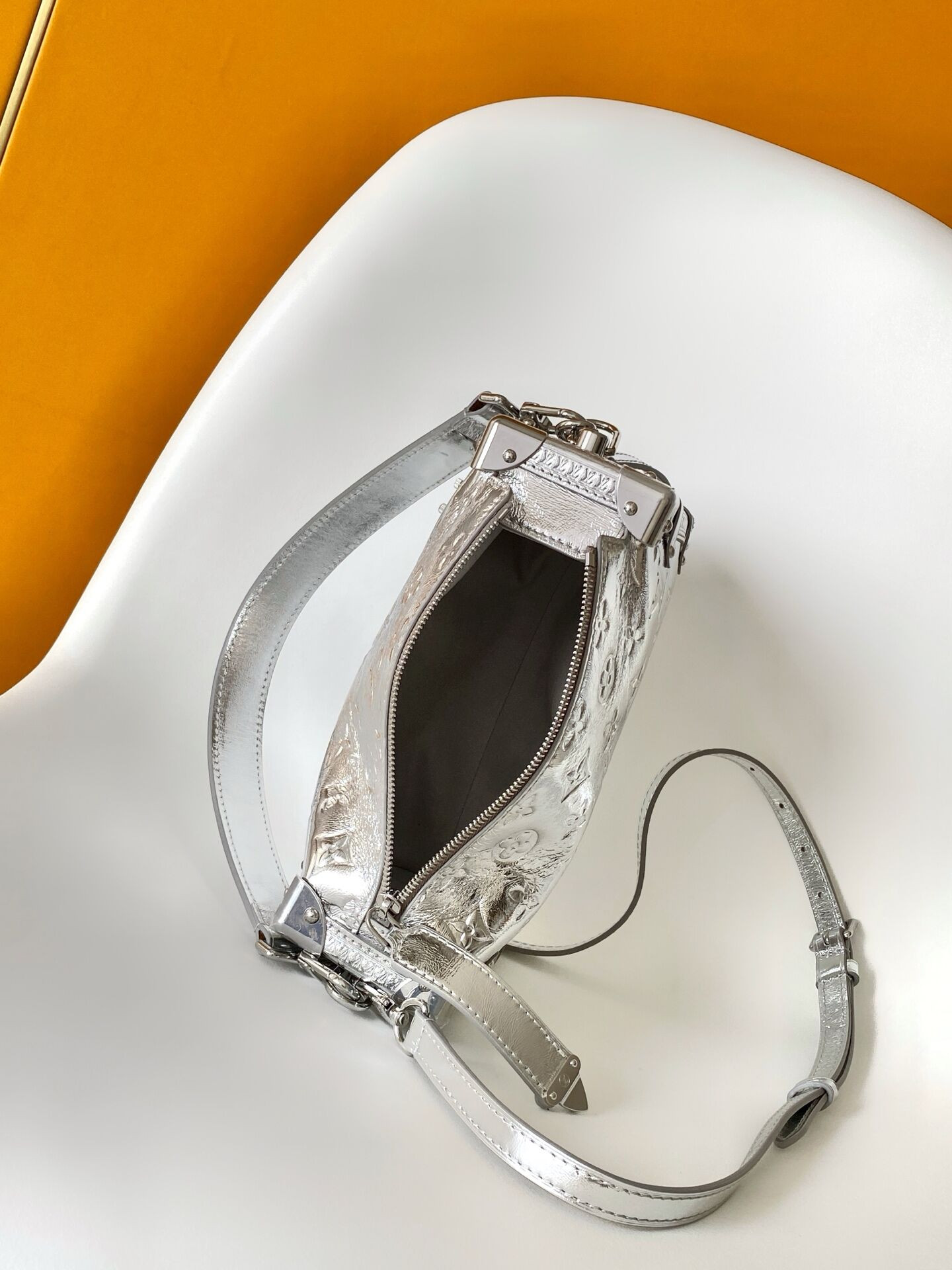 LV Side Trunk MM M26223(23.5*16*8.5cm) - Image 6
