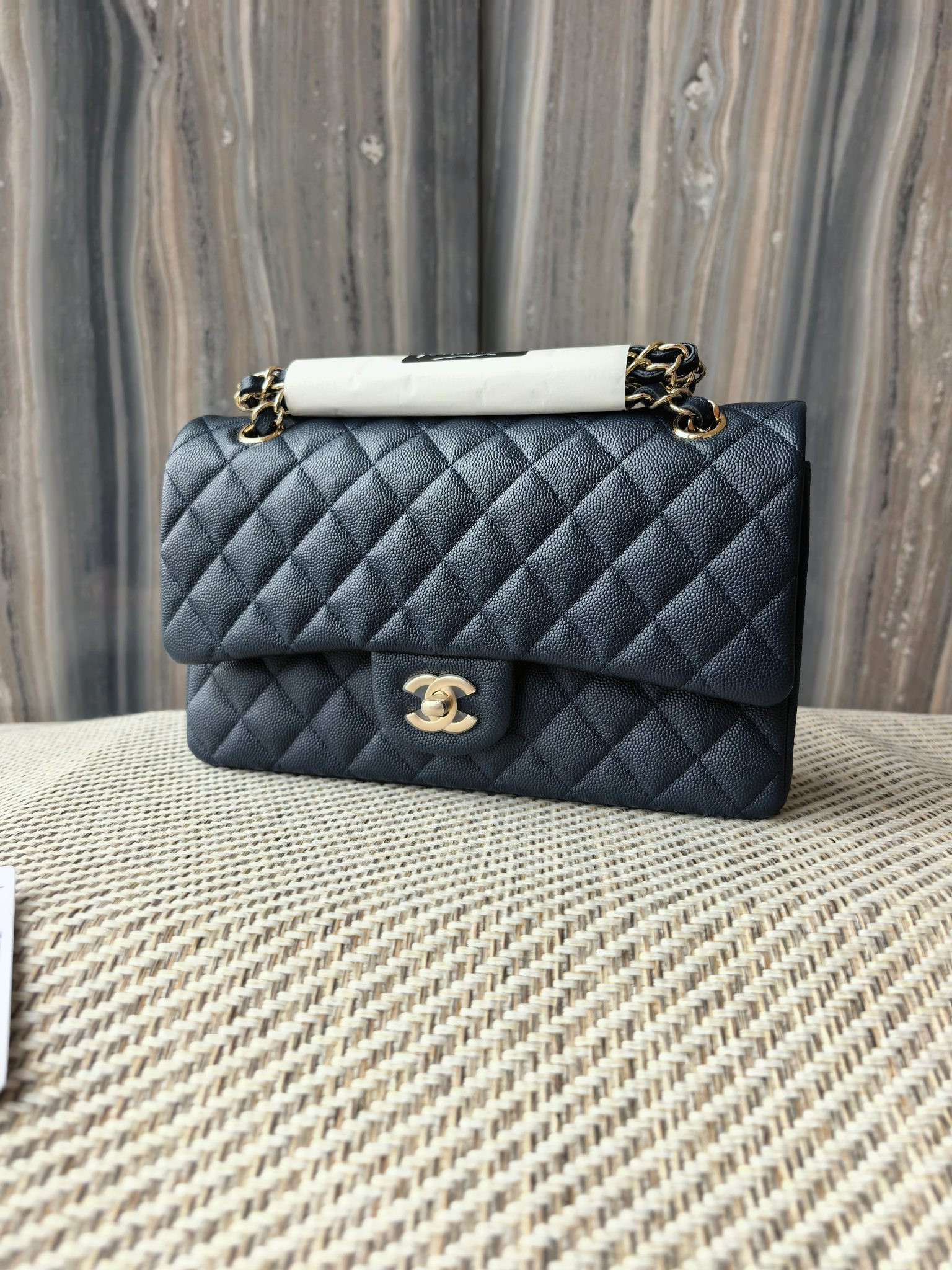 Chanel Classic Flap Bag 15x25.5x6cm - Image 3