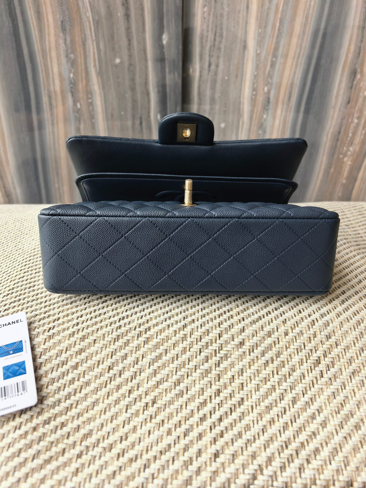 Chanel Classic Flap Bag 15x25.5x6cm - Image 8