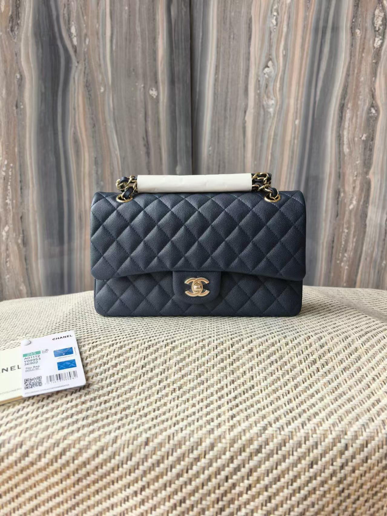 Chanel Classic Flap Bag 15x25.5x6cm - Image 2