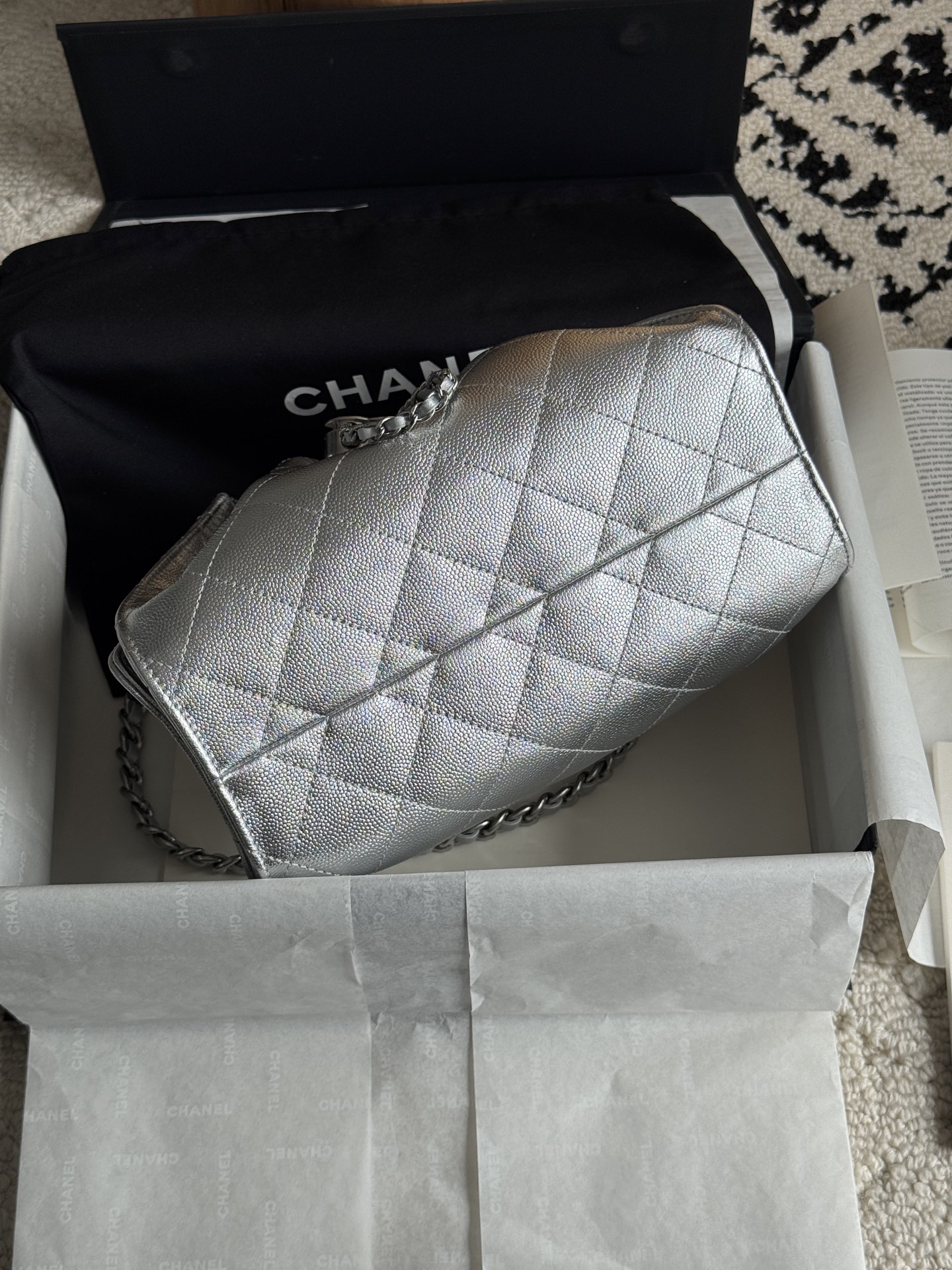 CHANEL 25 MINI HOBO BAG GRAINED CALFSKIN AS5631 04 (22*20*12.5cm) - Image 4