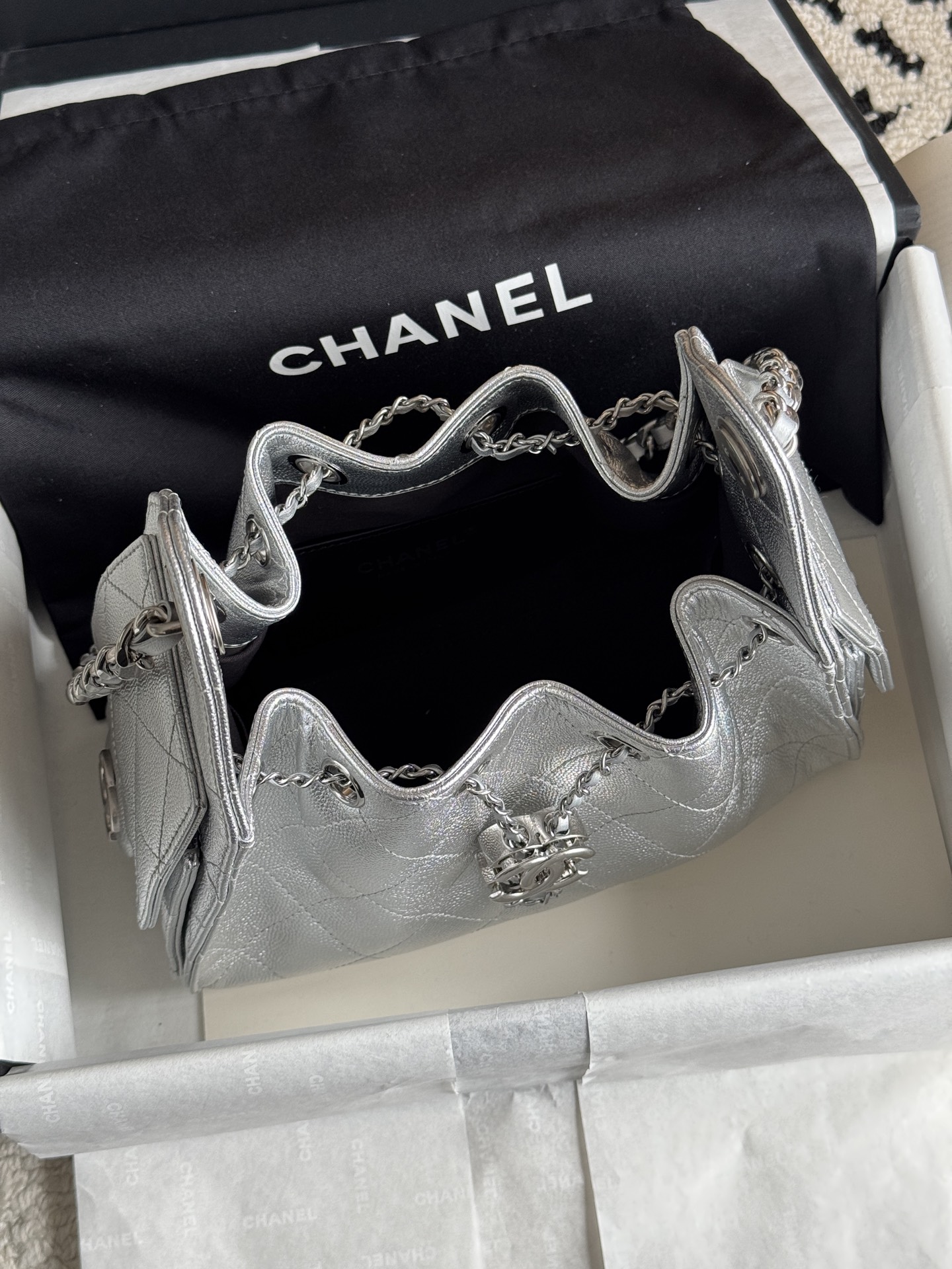 CHANEL 25 MINI HOBO BAG GRAINED CALFSKIN AS5631 04 (22*20*12.5cm) - Image 5