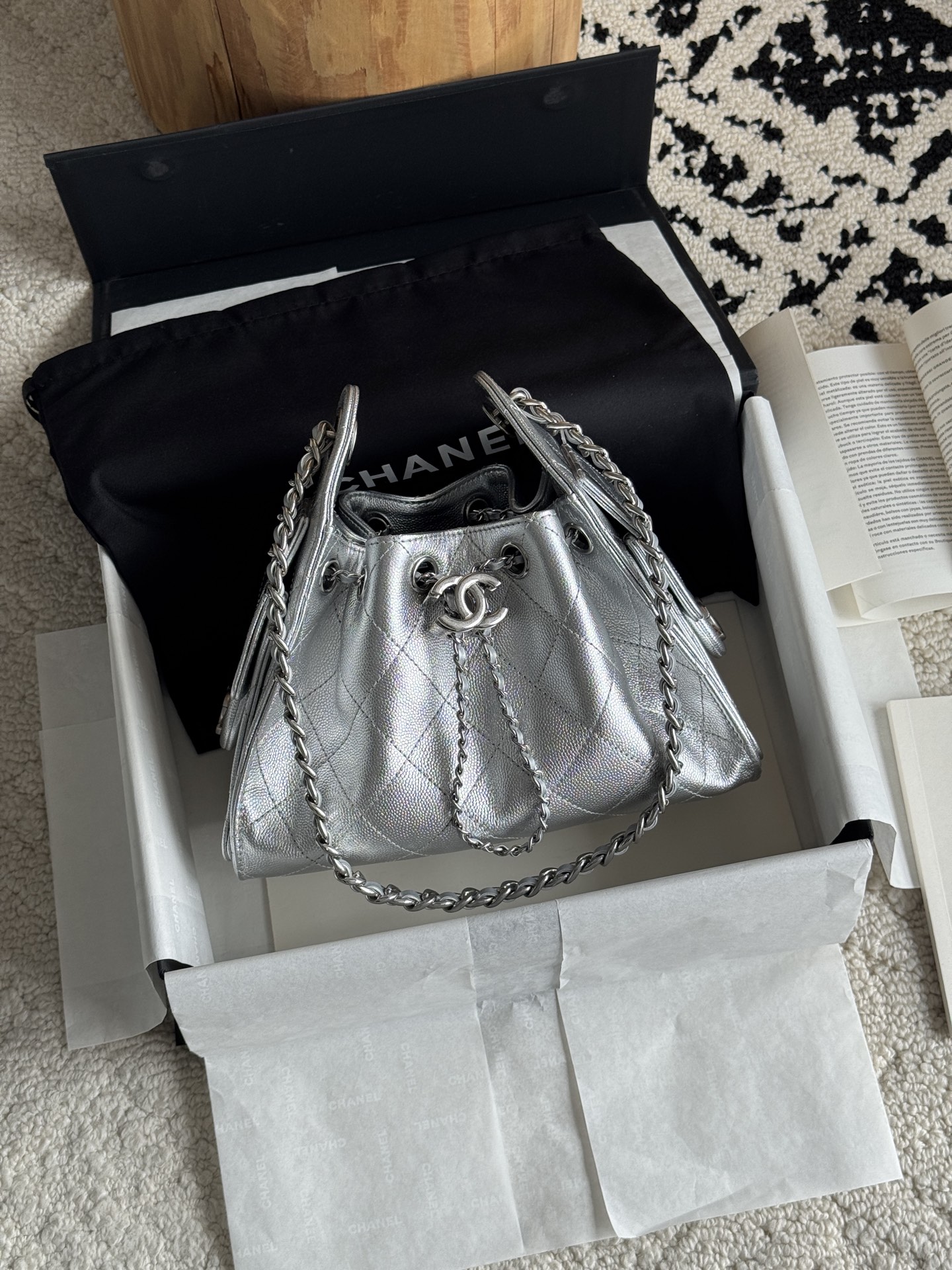 CHANEL 25 MINI HOBO BAG GRAINED CALFSKIN AS5631 04 (22*20*12.5cm) - Image 3