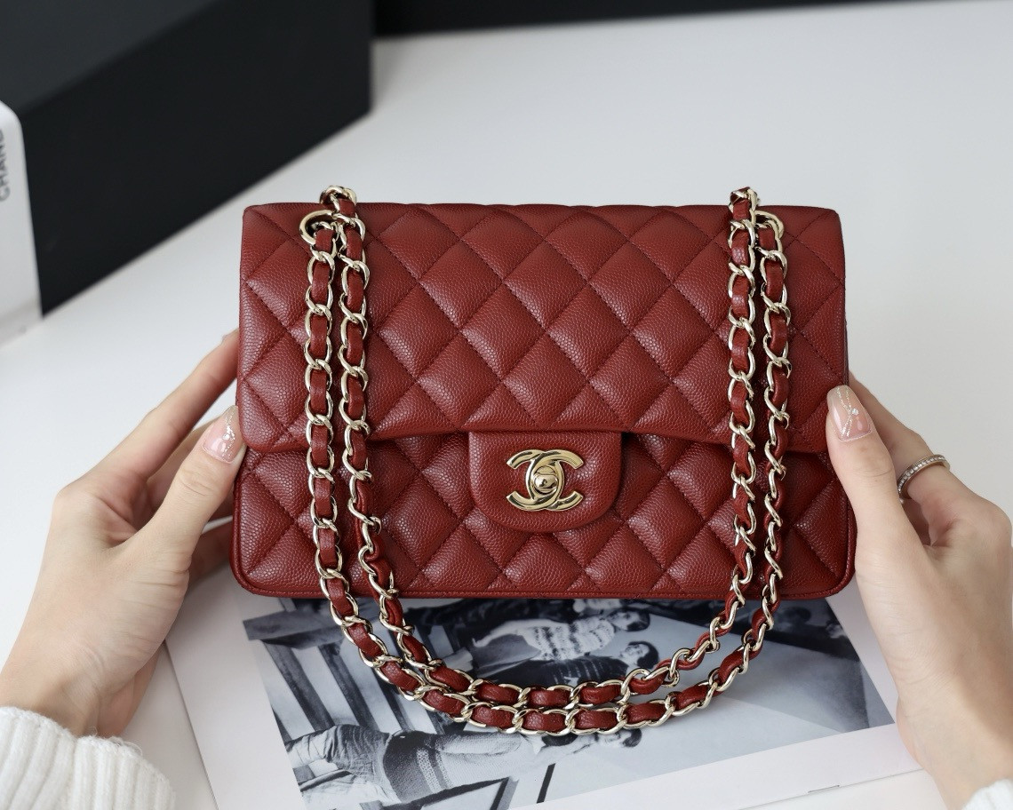 CHANEL Classic Handbag in Grained Litchi Pattern Calfskin Gold-Tone Metal 15.5 × 25.5 × 6.5 cm - Image 3