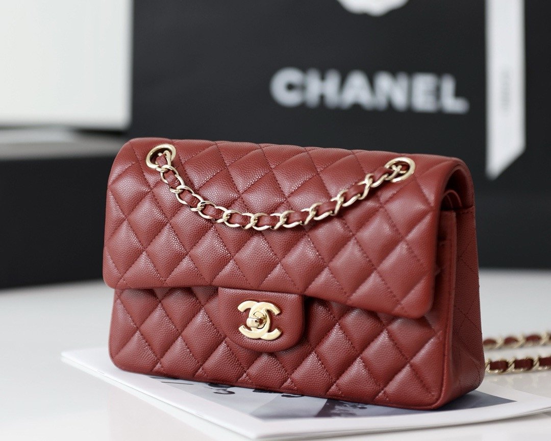 CHANEL Classic Handbag in Grained Litchi Pattern Calfskin Gold-Tone Metal 15.5 × 25.5 × 6.5 cm - Image 5