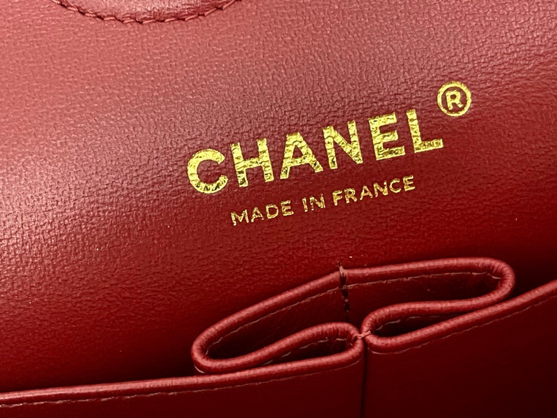 CHANEL Classic Handbag in Grained Litchi Pattern Calfskin Gold-Tone Metal 15.5 × 25.5 × 6.5 cm - Image 12