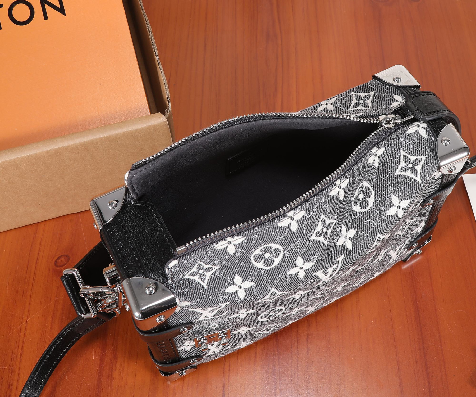 LV SIDE TRUNK MM M21460(21*14*6cm) - Image 9