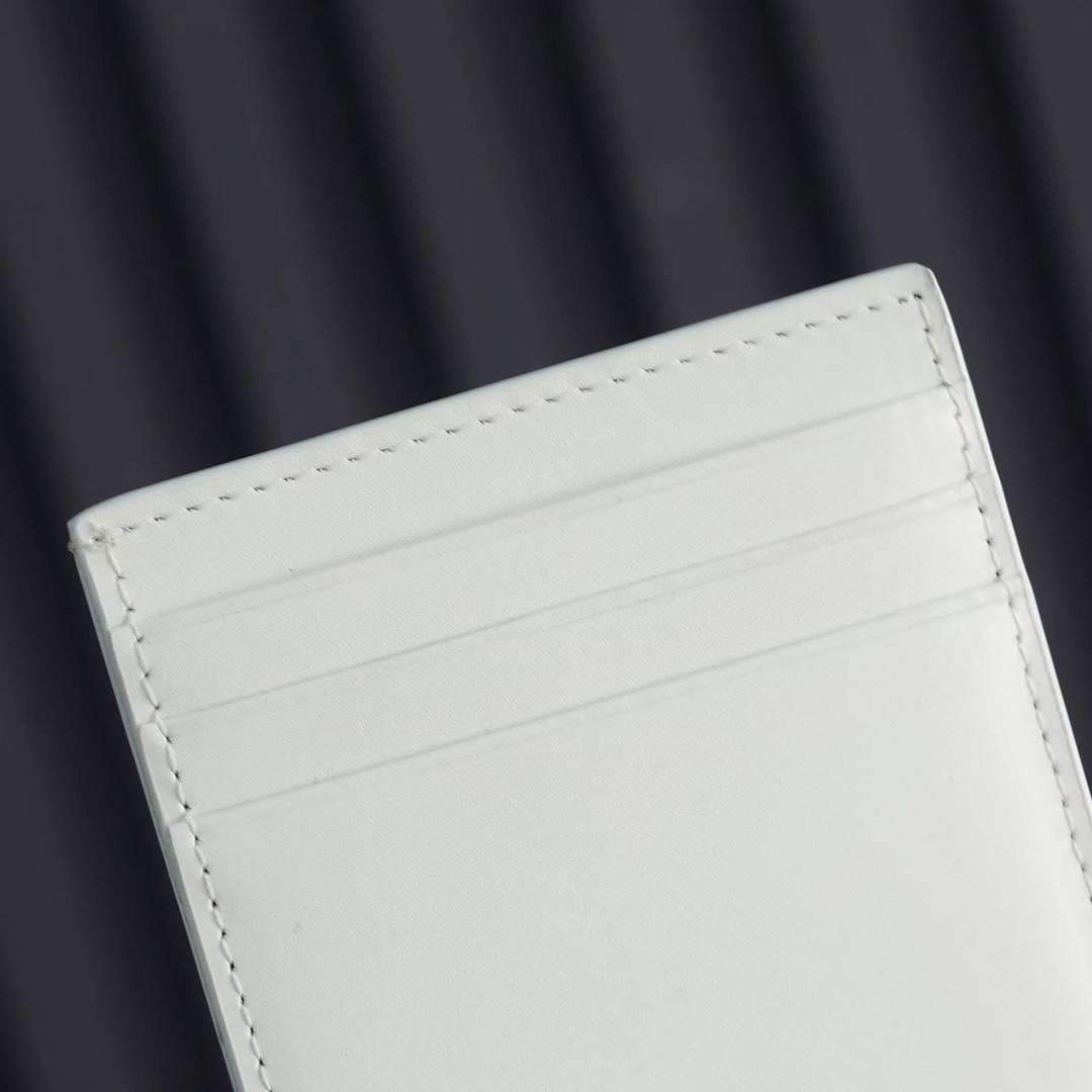 UPTOWN CHAIN WALLET IN CROCODILE-EMBOSSED SHINY LEATHER 7.5 X 4.7 X 1.2 INCHES - Image 10
