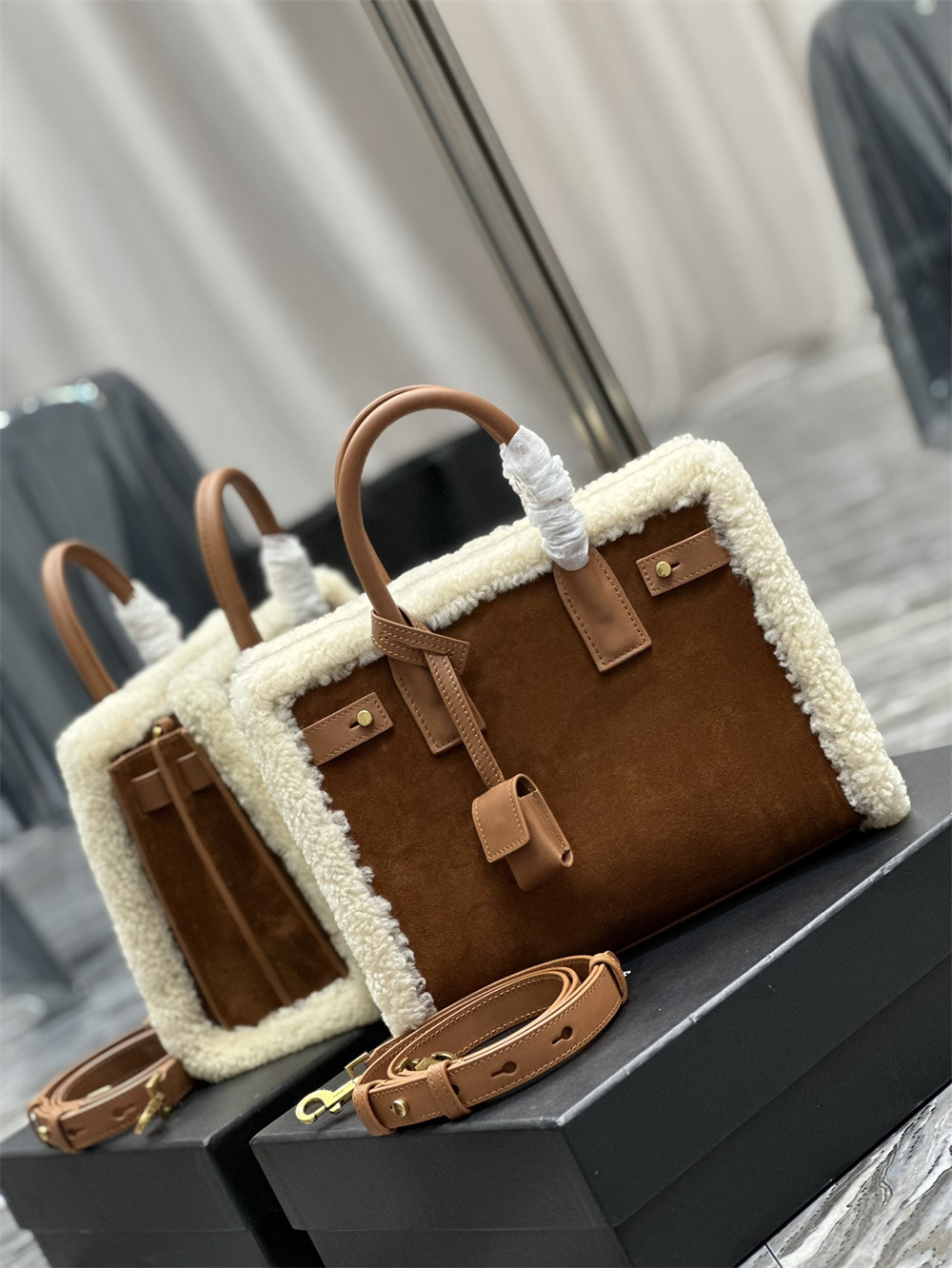 YSL SAC DE JOUR SUPPLE SAMLL IN SUEDE AND SHEARLING DARK CIGAR AND NATURAL BEIGE - Image 3