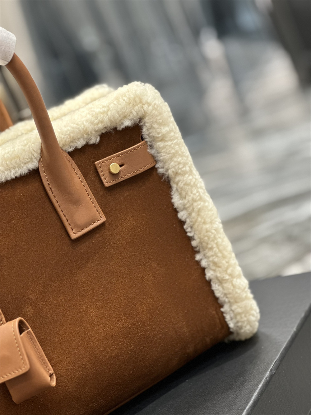 YSL SAC DE JOUR SUPPLE SAMLL IN SUEDE AND SHEARLING DARK CIGAR AND NATURAL BEIGE - Image 5