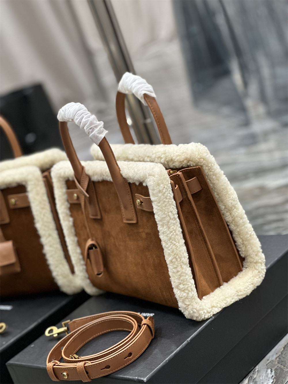 YSL SAC DE JOUR SUPPLE SAMLL IN SUEDE AND SHEARLING DARK CIGAR AND NATURAL BEIGE - Image 6
