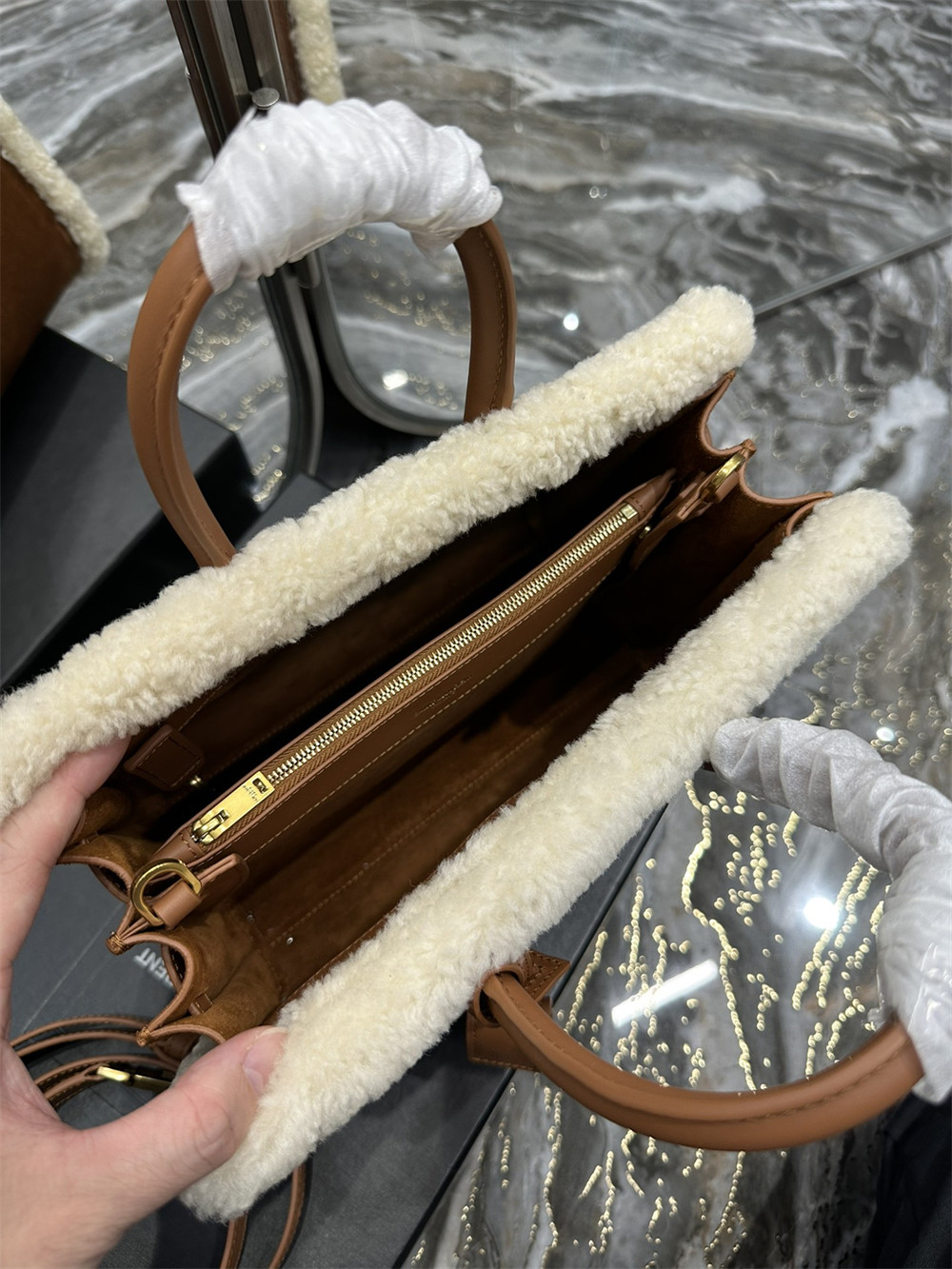 YSL SAC DE JOUR SUPPLE SAMLL IN SUEDE AND SHEARLING DARK CIGAR AND NATURAL BEIGE - Image 7