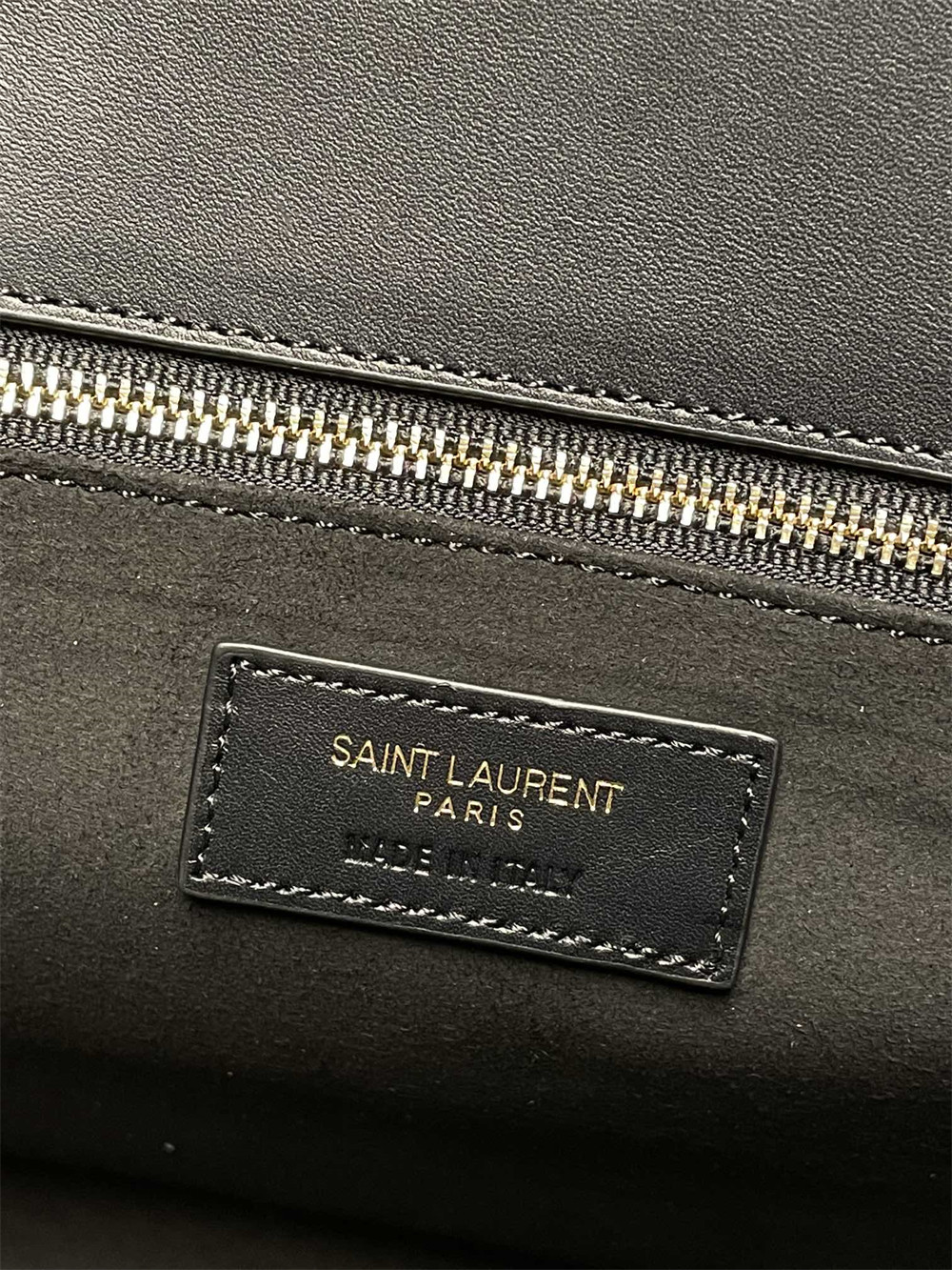 YSL SAC DE JOUR SMALL IN SHINY LEATHER BLACK - Image 9