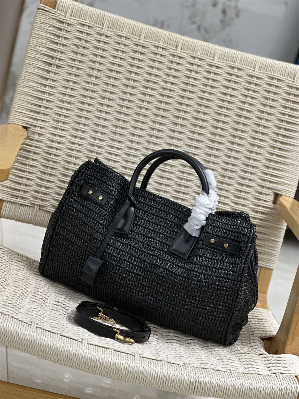 YSL SAC DE JOUR MEDIUM SUPPLE IN RAFFIA AND VEGETABLE-TANNED LEATHER BLACK - Image 4