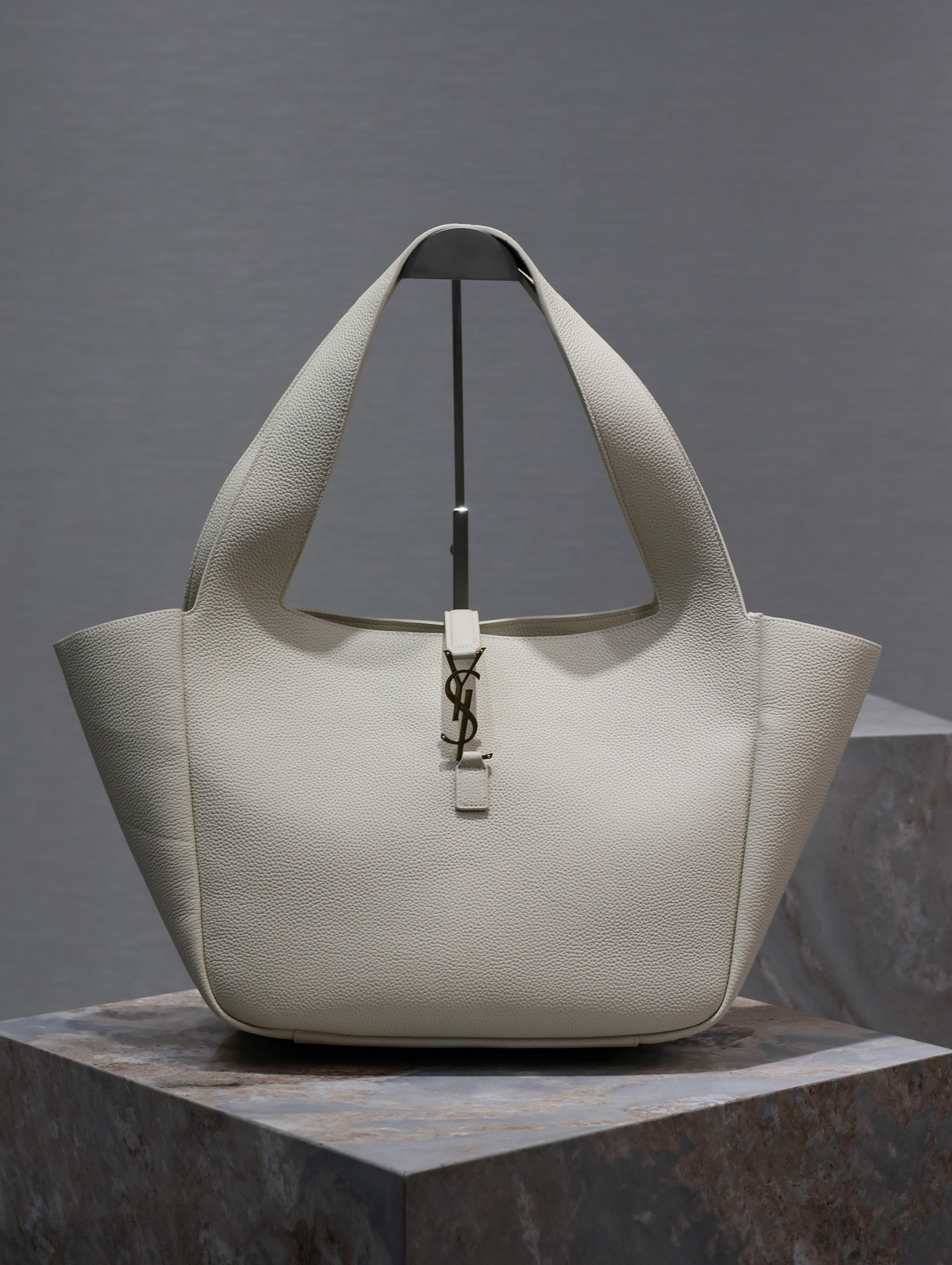 YSL BEA IN GRAINED LEATHER White (50*28*18cm) - Image 2