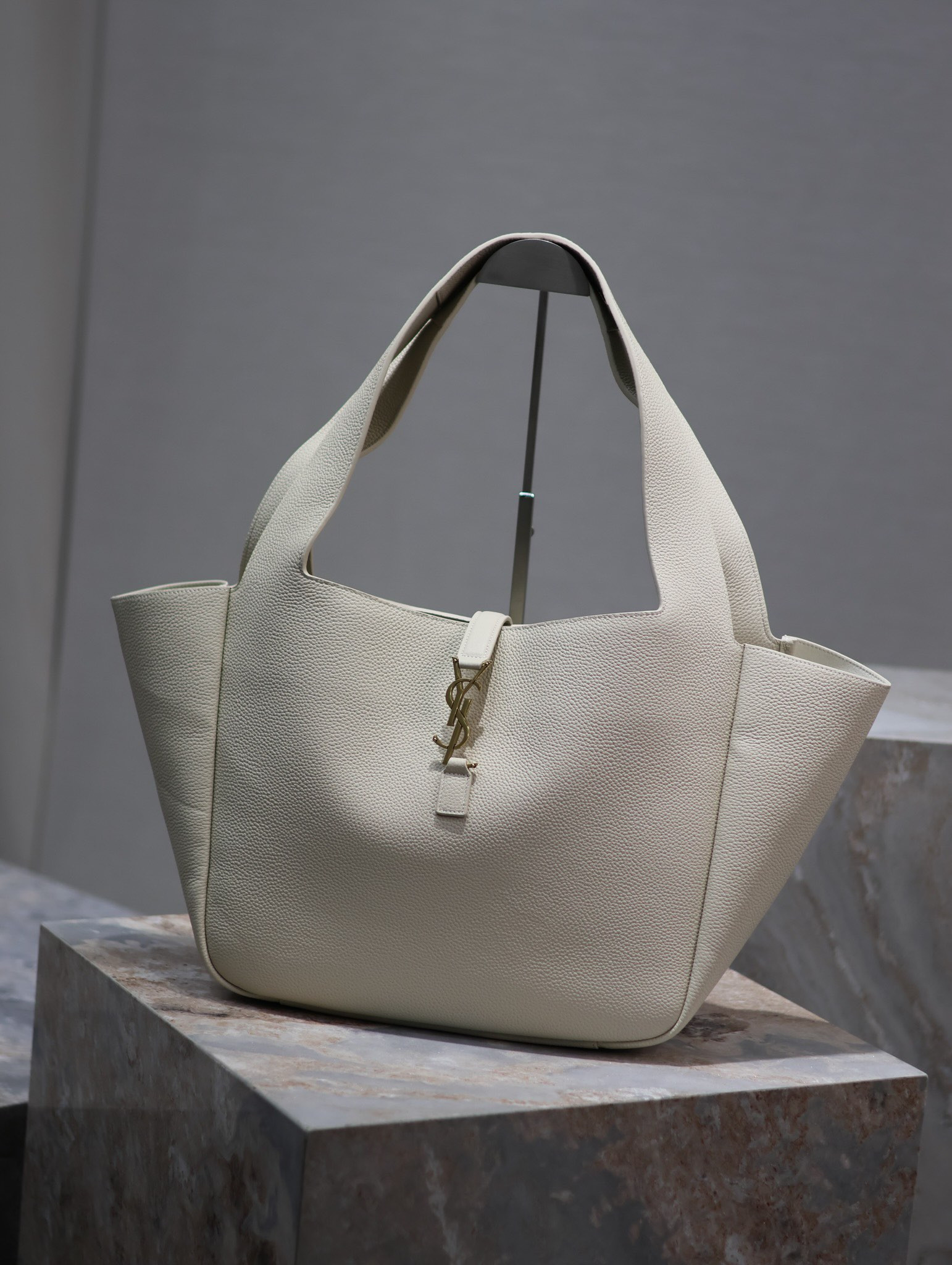YSL BEA IN GRAINED LEATHER White (50*28*18cm) - Image 4